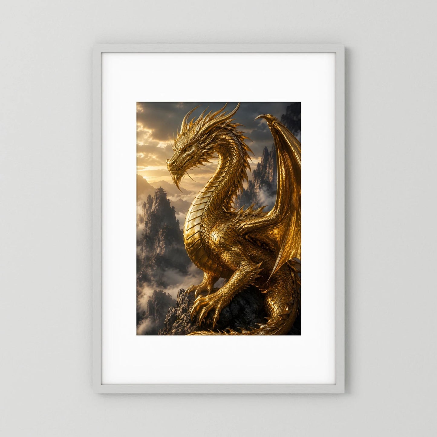 Goldenes Fantasydrachen-Kunstposter im Hochformat, sitzender Drache mit Flügeln.
