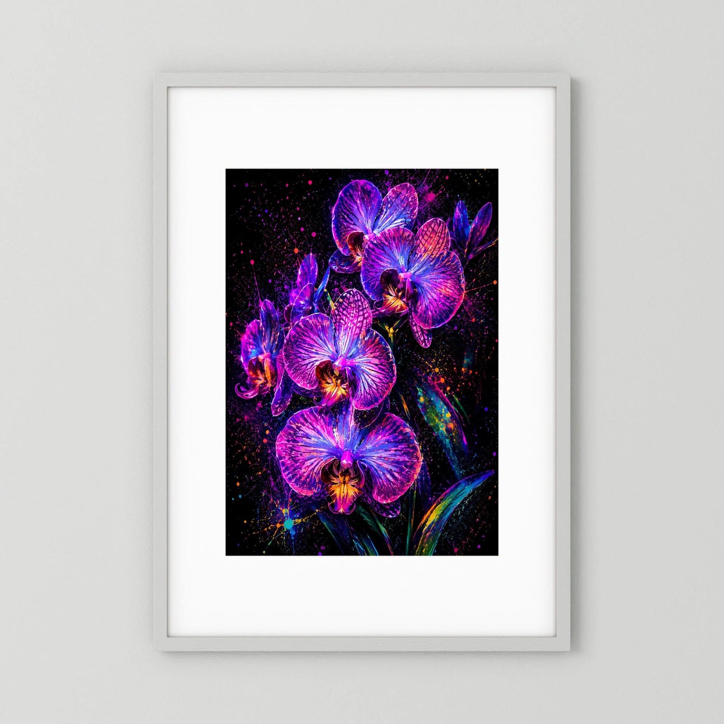 Hochformatiges Blumenposter mit leuchtenden Orchideenblüten in Pink/Violett, im weißen Rahmen.