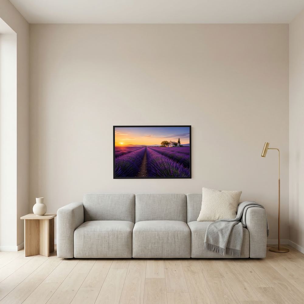 Kleines gerahmtes Querformat-Poster mit Lavendelfeld in Lila und Sonnenuntergang