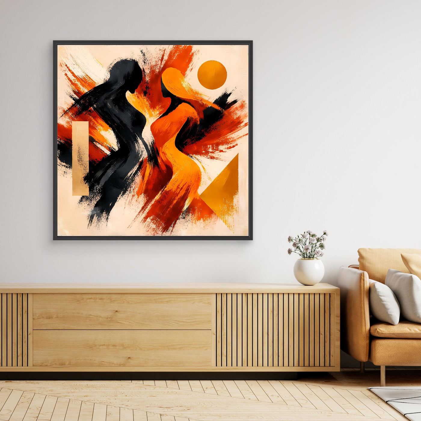 Abstraktes Leinwand-Wandbild mit schwarzen und orangefarbenen Pinselstrukturen, schwarzer Rahmen