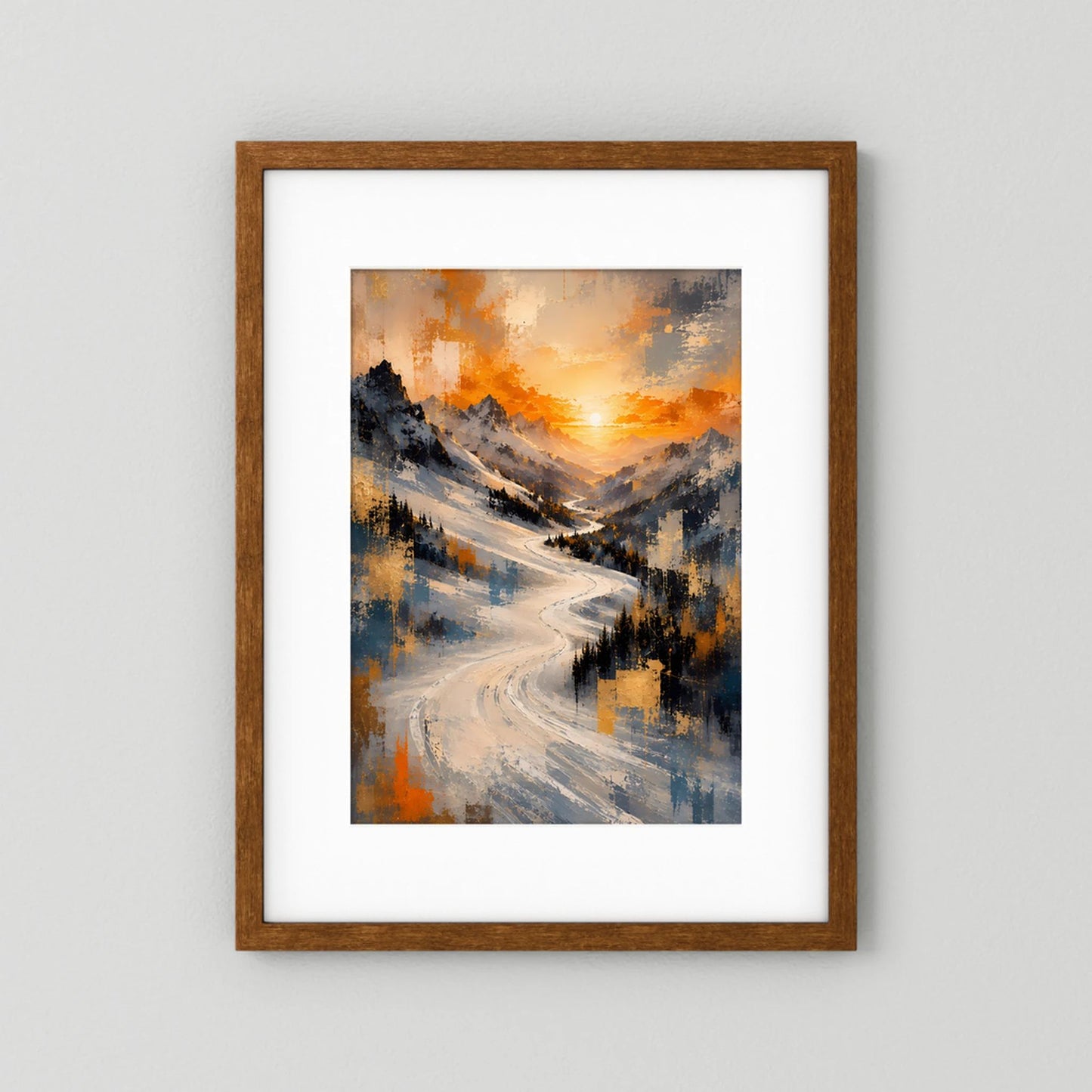 Hochformat-Poster mit weißem Passepartout und verschneiter Bergwelt, brauner Holzrahmen