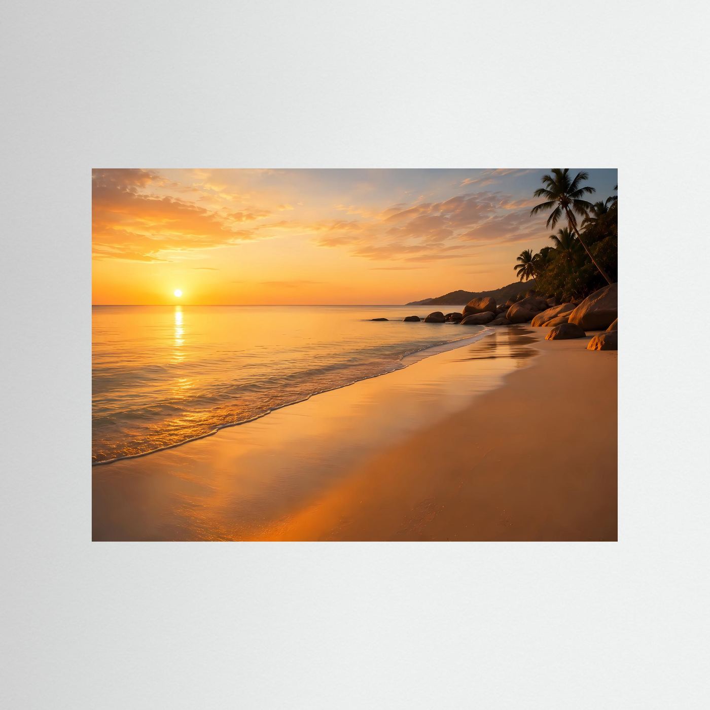 Wandbild tropischer Strand bei Sonnenuntergang mit Palmen und goldenem Meer