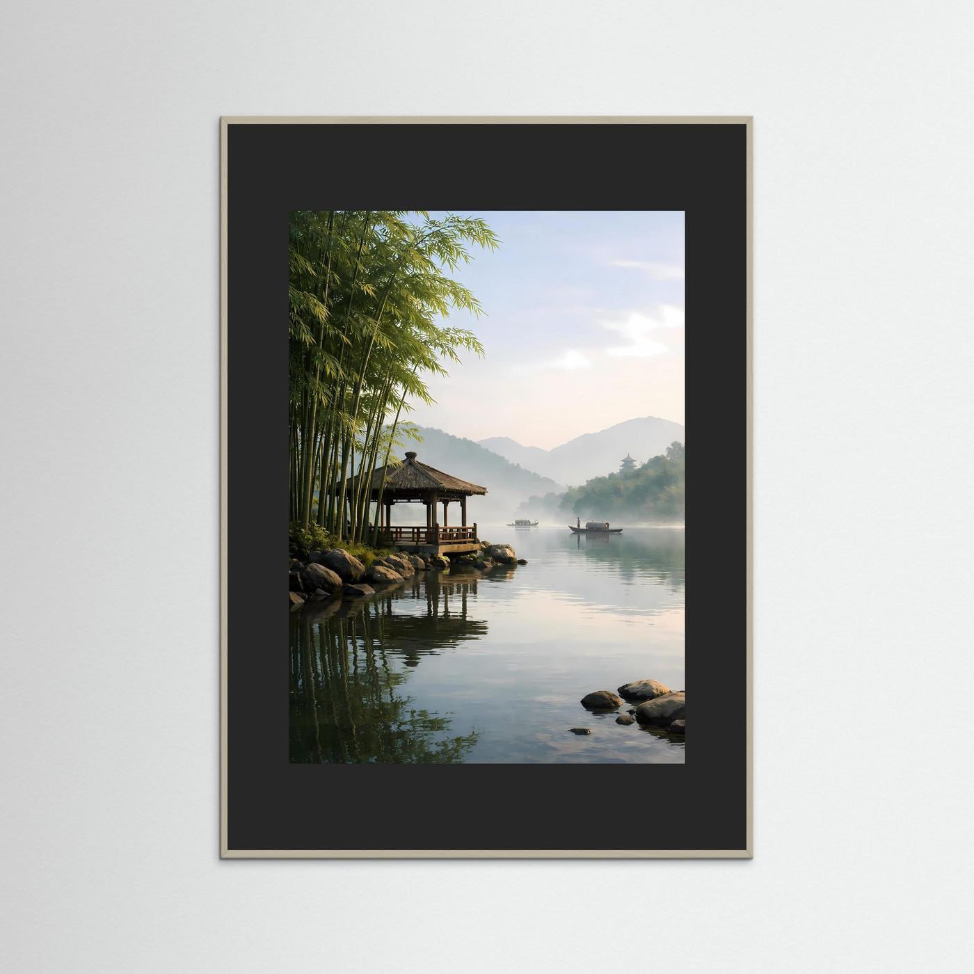 Wandposter mit Steg-Pavillon am Fluss, Bambus am Ufer, im schwarzen Rahmen