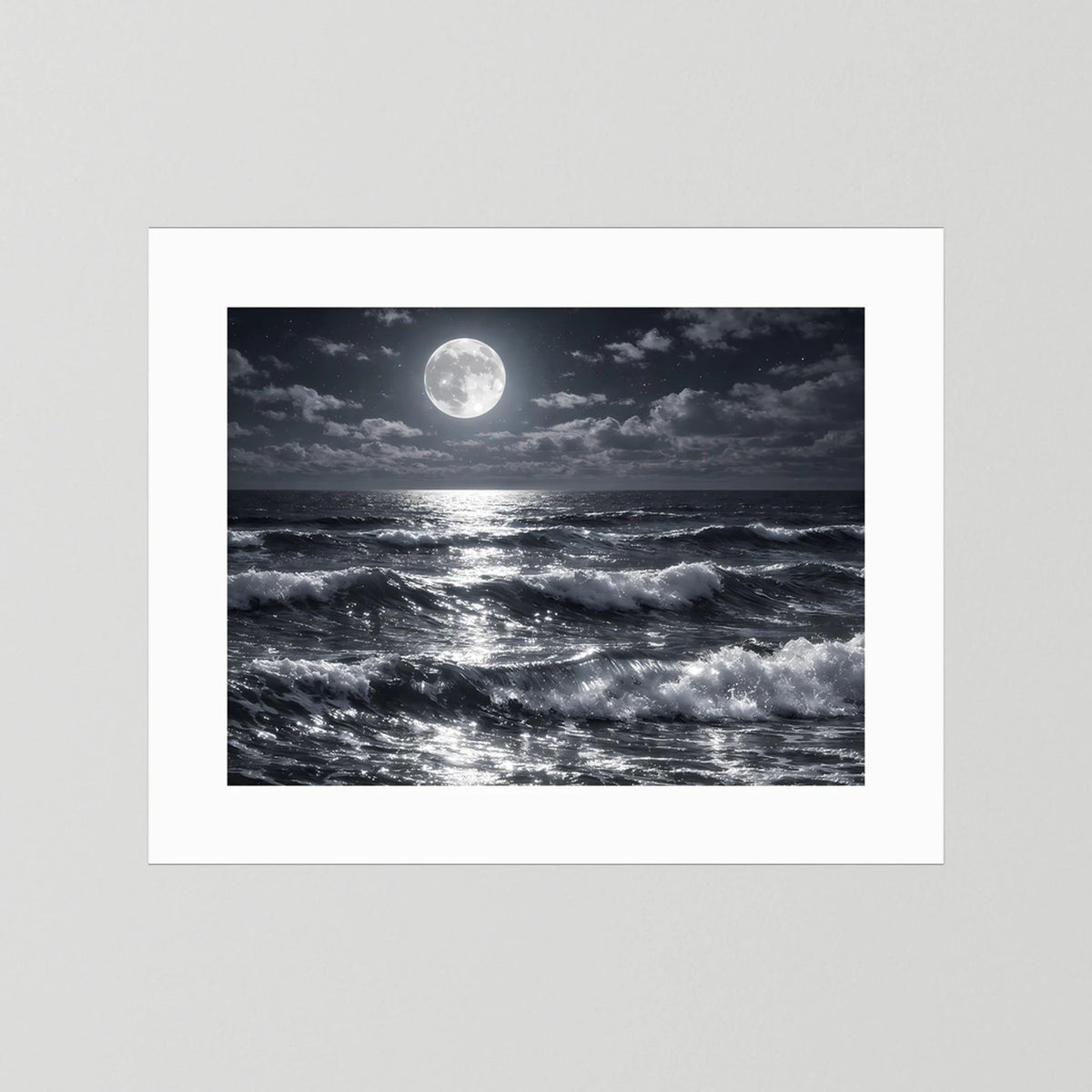 Poster mit Vollmond über dem Meer und schäumenden Wellen im Querformat, weißer Rand