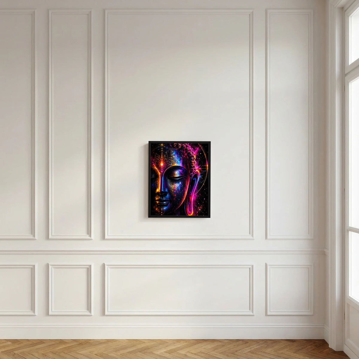 Neon-Buddha-Gesicht Poster im schwarzen Rahmen an einer weißen Wand mit Paneelen