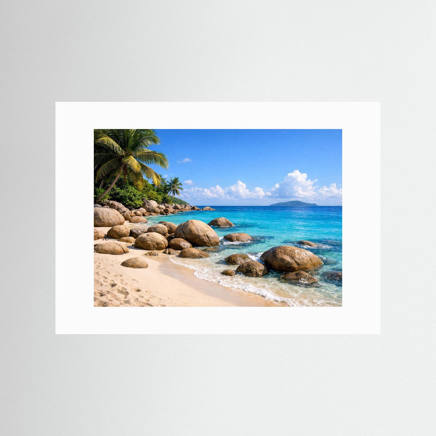 Wandposter mit tropischem Strand und Granitfelsen, ohne Rahmen.