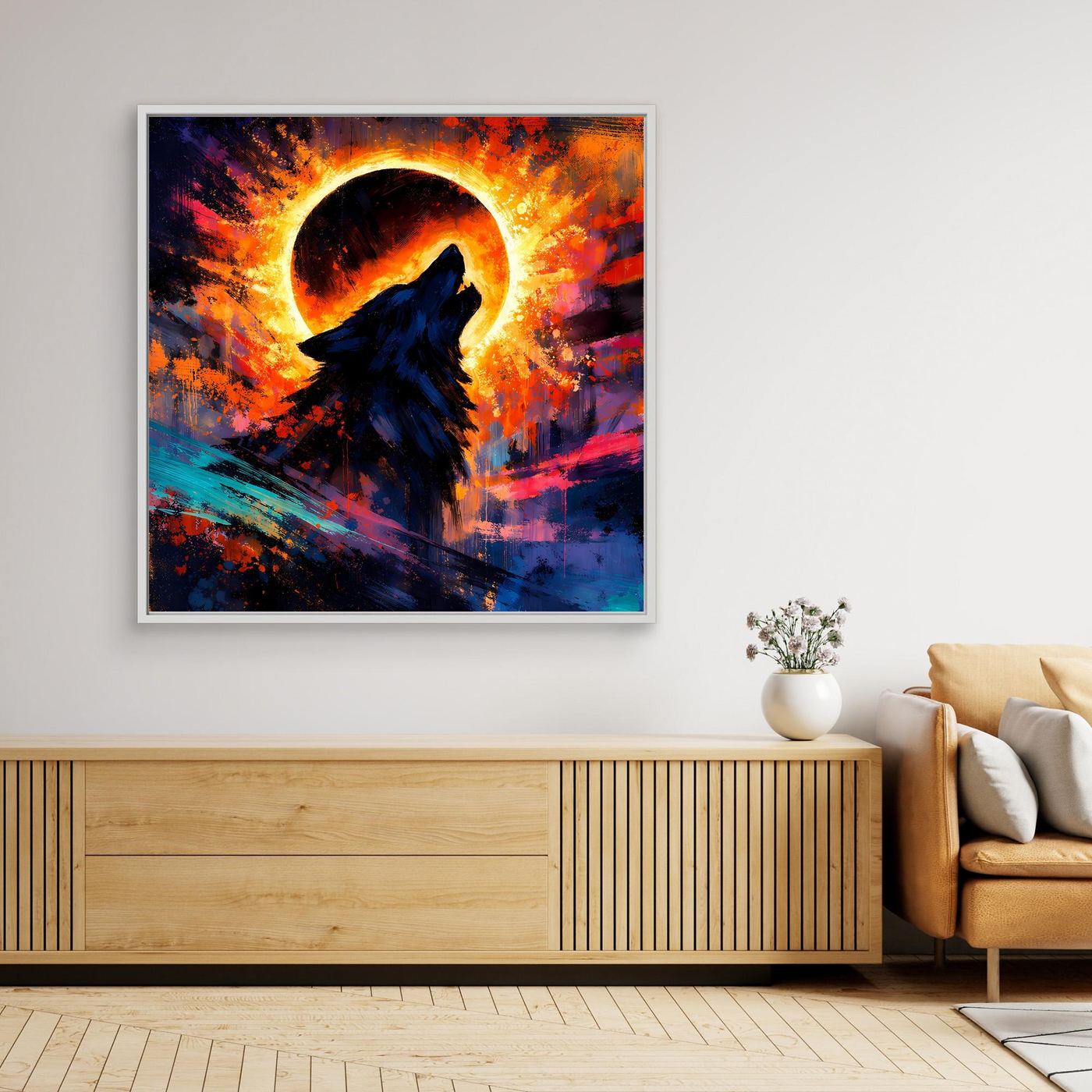 Leinwand-Wandbild mit heulendem Wolf im weißen Rahmen, orangefarbene Sonnenfinsternis