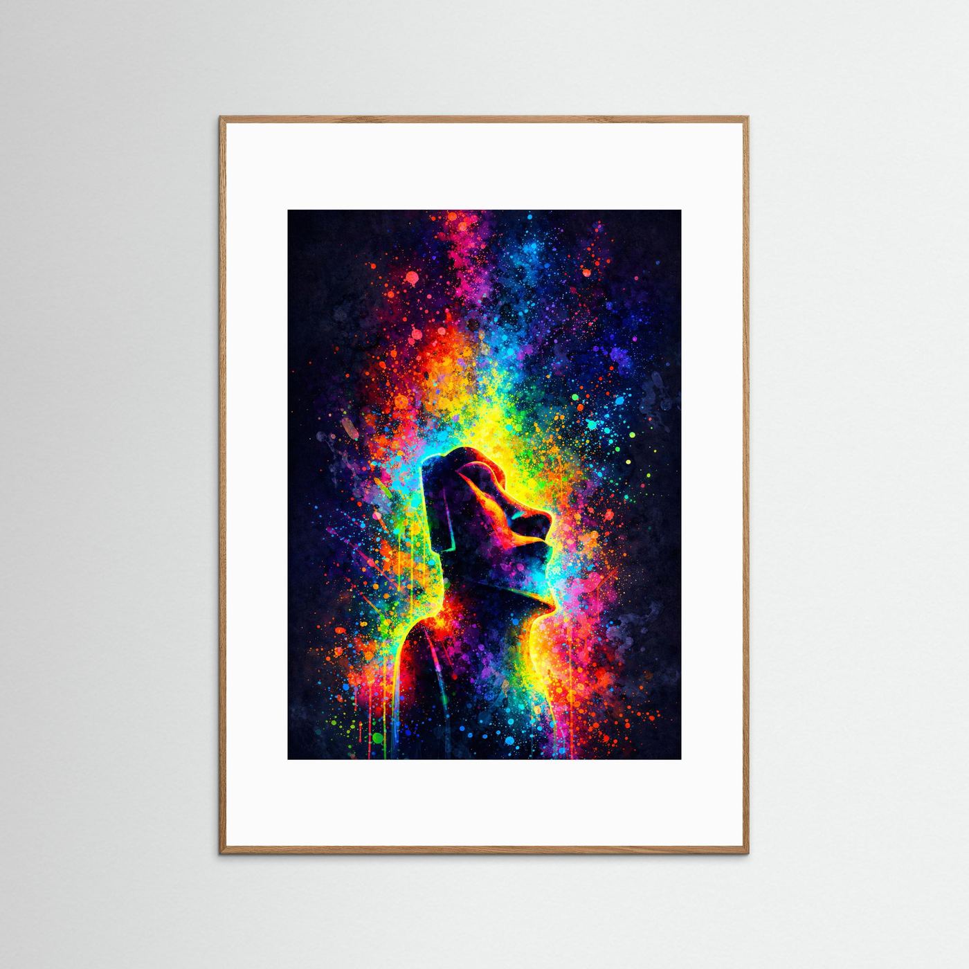 Abstraktes Hochformat-Poster mit Moai-Silhouette im Farbspektrum, rosafarbener Holzrahmen