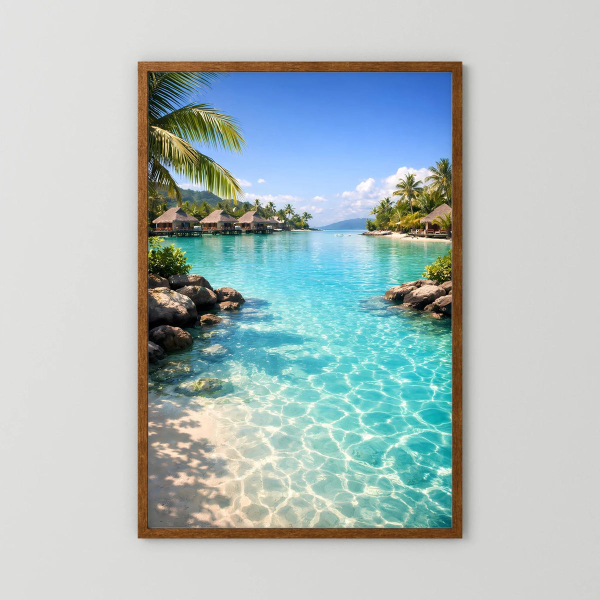 Hochformat-Wandbild mit braunem Holzrahmen und Lagune in Türkis
