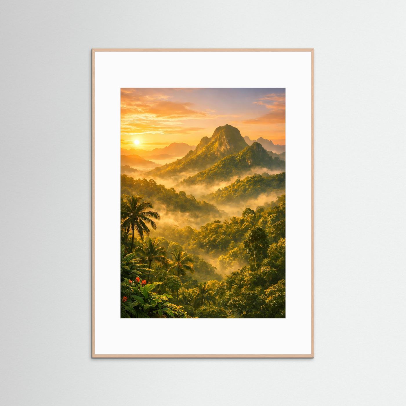 Vertikales Berg-Poster mit Dschungel und Sonnenaufgang im weißem Rahmen