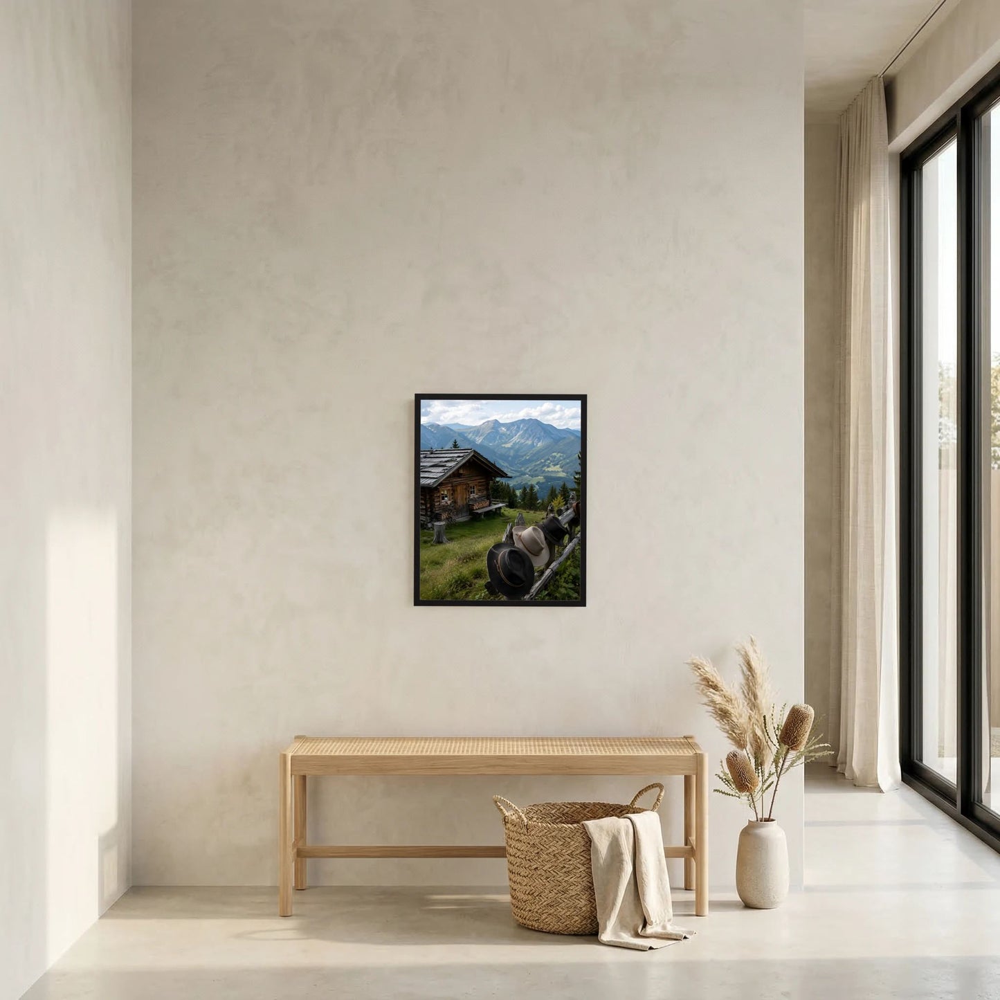 Hochformatiges Landschaftsposter mit Almhütte und Bergen im schwarzen Rahmen