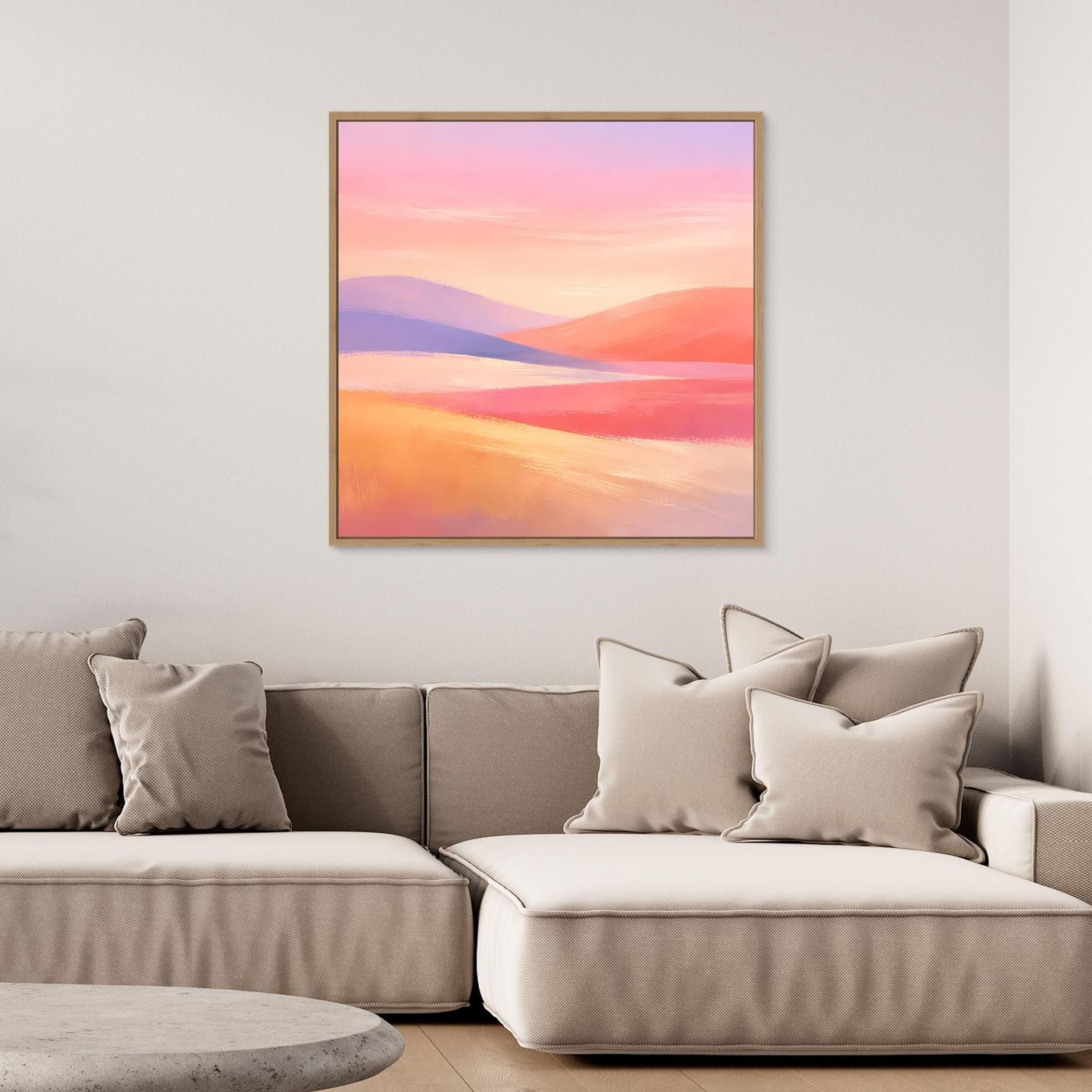 Abstraktes Leinwandbild mit sanfter Hügellandschaft in Pastellfarben, goldener Rahmen