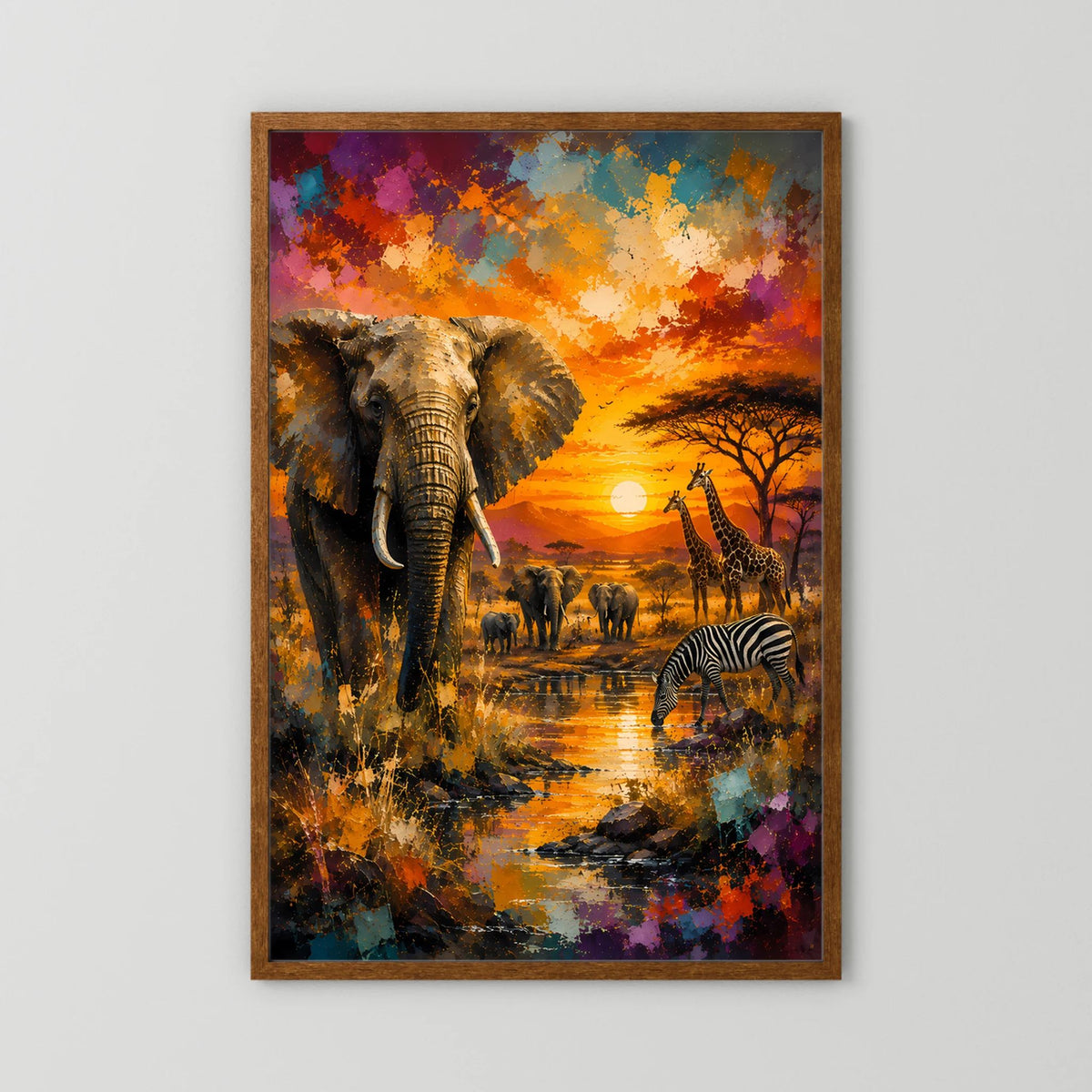 Hochformatiges Safari-Poster mit Elefant im Vordergrund, Zebra und Landschaft mit Sonnenuntergang