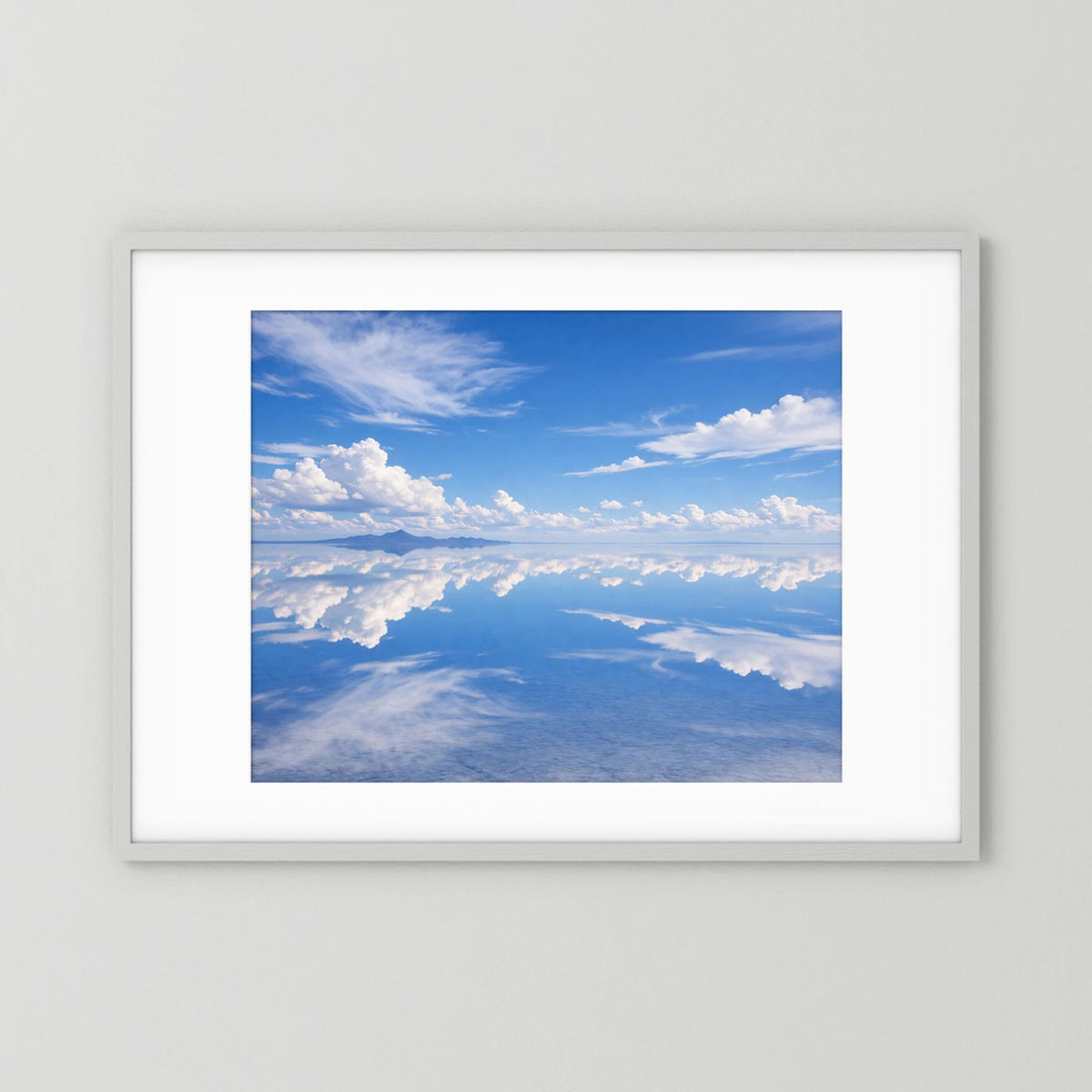 Poster mit Himmels-Wolkenlandschaft im weißen Rahmen, Querformat
