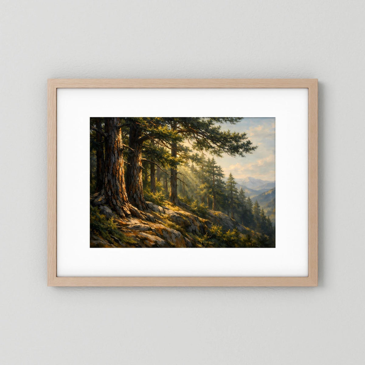 Querformatiges Wald- und Berge-Wandbild im hellen Holzrahmen mit Passepartout