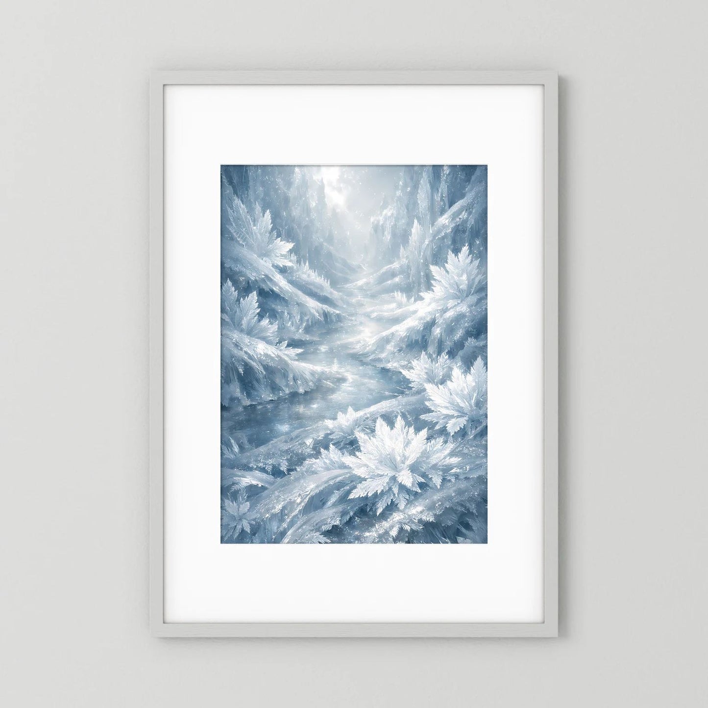 Hochformatiges Winterposter mit gefrorenem Bach und Eiskristallen, weißer Rahmen