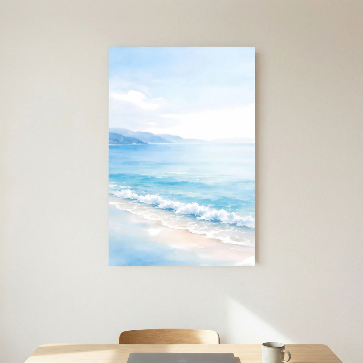Wandbild im Hochformat mit Strand bei Tageslicht, Meerblau, sanfte Brandungswellen