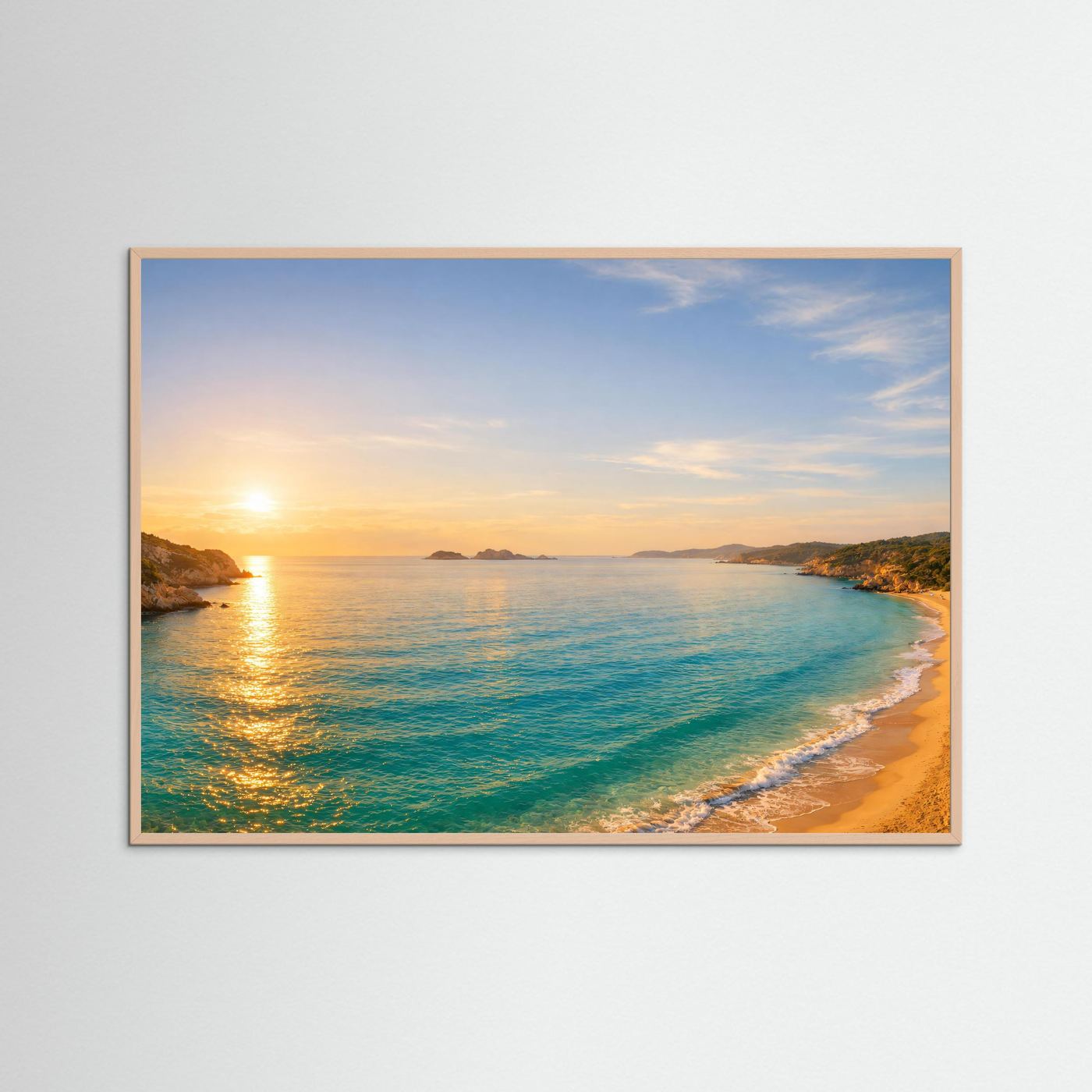 Panorama-Meer-Poster mit Sonnenuntergang und Strand im warmbraunen Rahmen