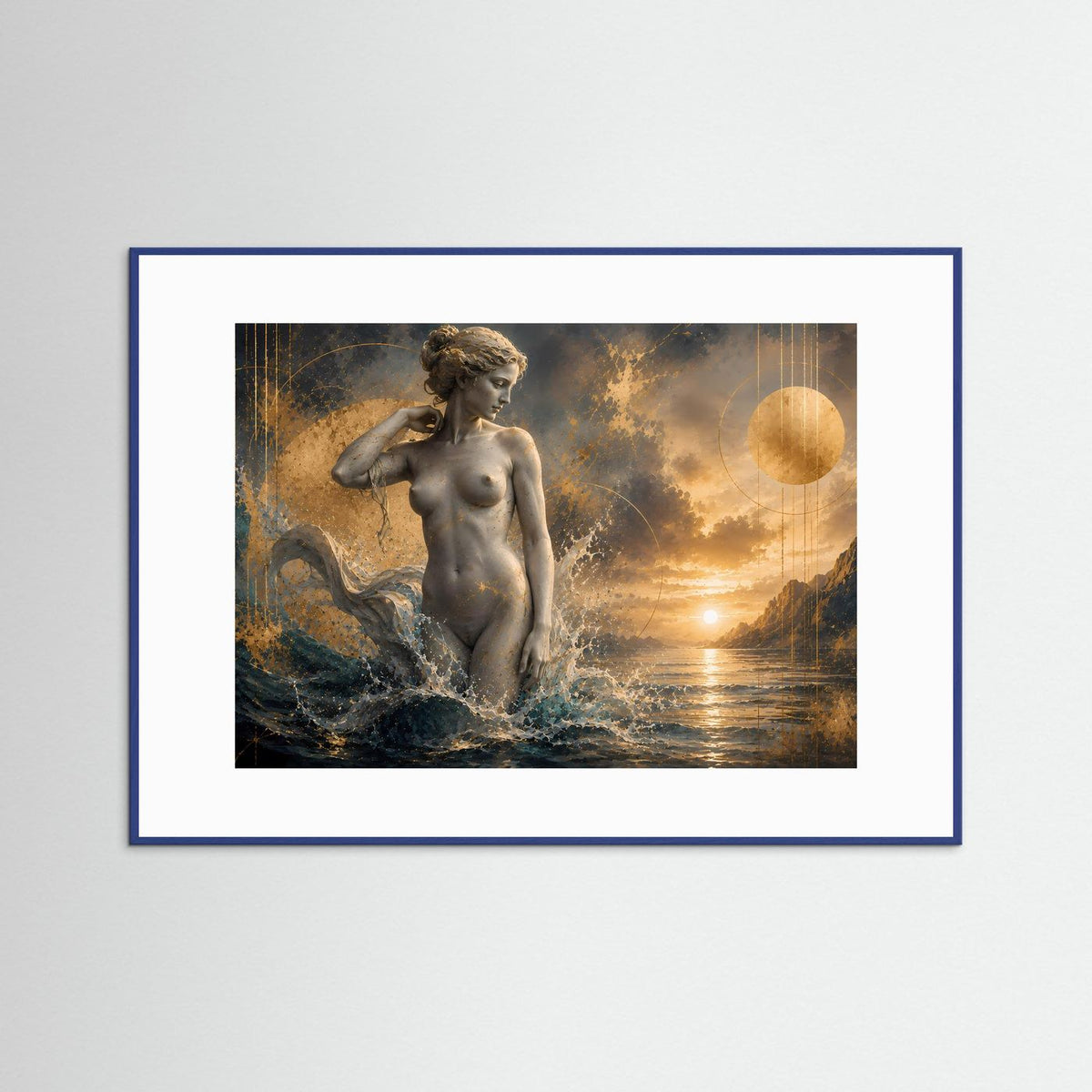 Poster mit abstrakter Frauenfigur zwischen Wellen, goldener Himmel, runder Mond, blau gerahmt