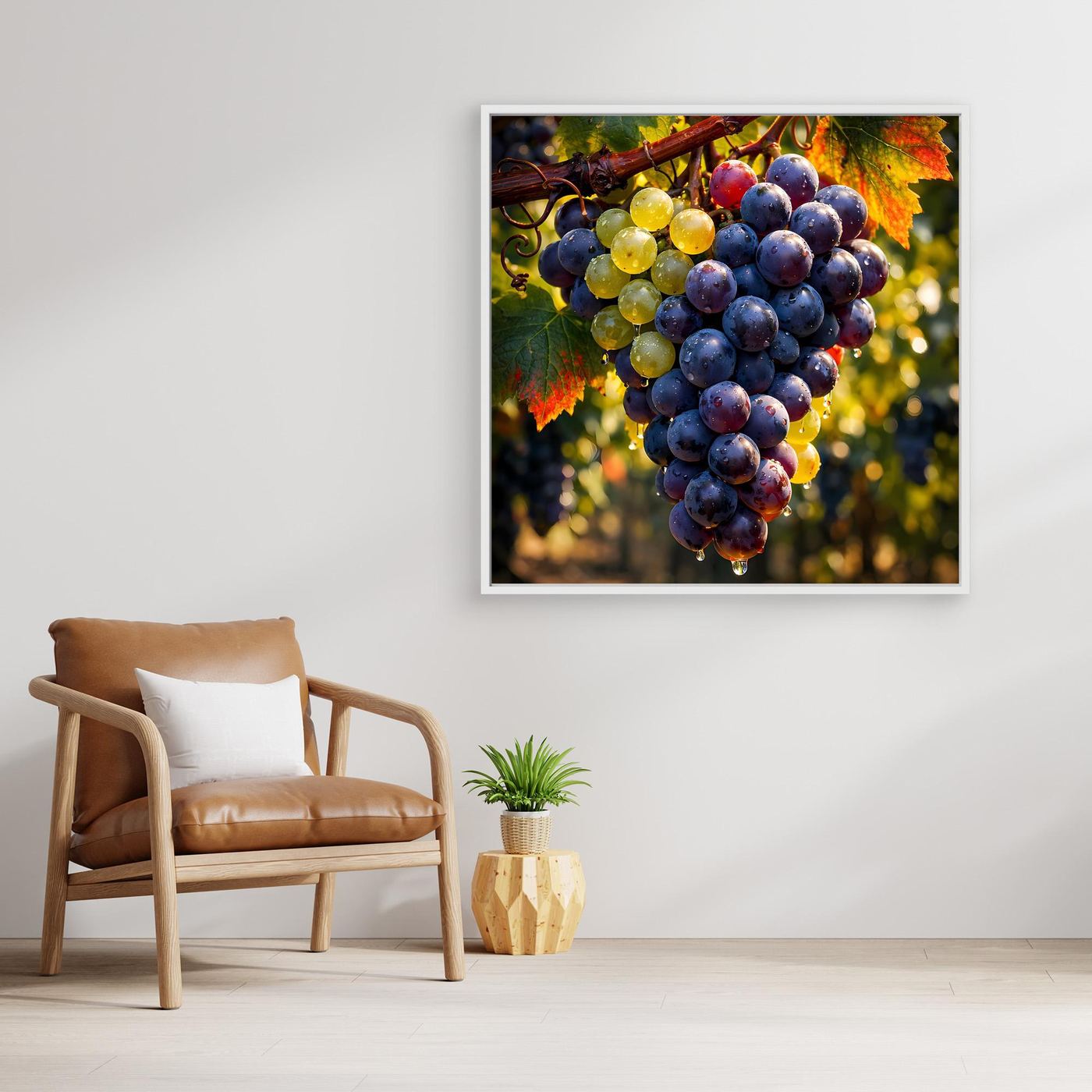 Leinwand-Wandbild mit Weintrauben in Blau und Gelb an der Rebe, Holzrahmen