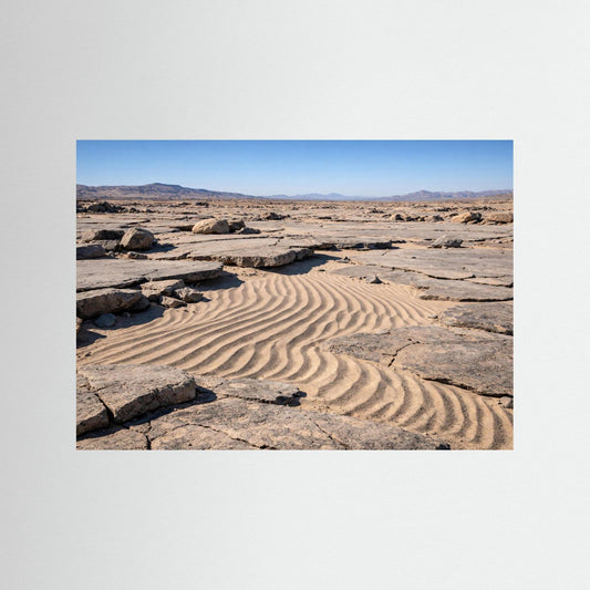 Wüsten-Landschafts-Poster mit Sanddünen, Steinen und weiter Landschaft im Querformat