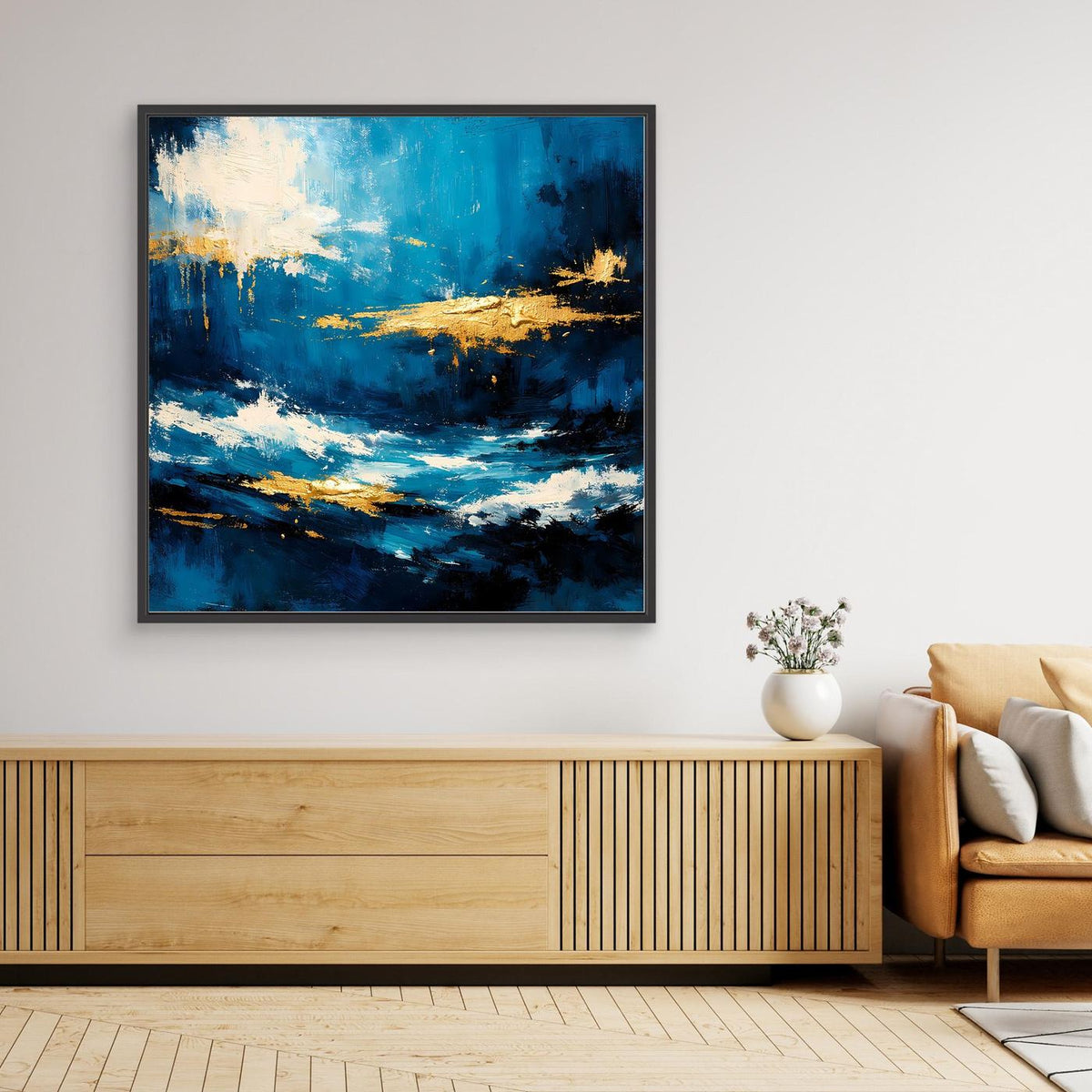 Abstraktes Leinwandbild mit Meereswellen in Blau, Gold-Highlights, schwarzer Rahmen