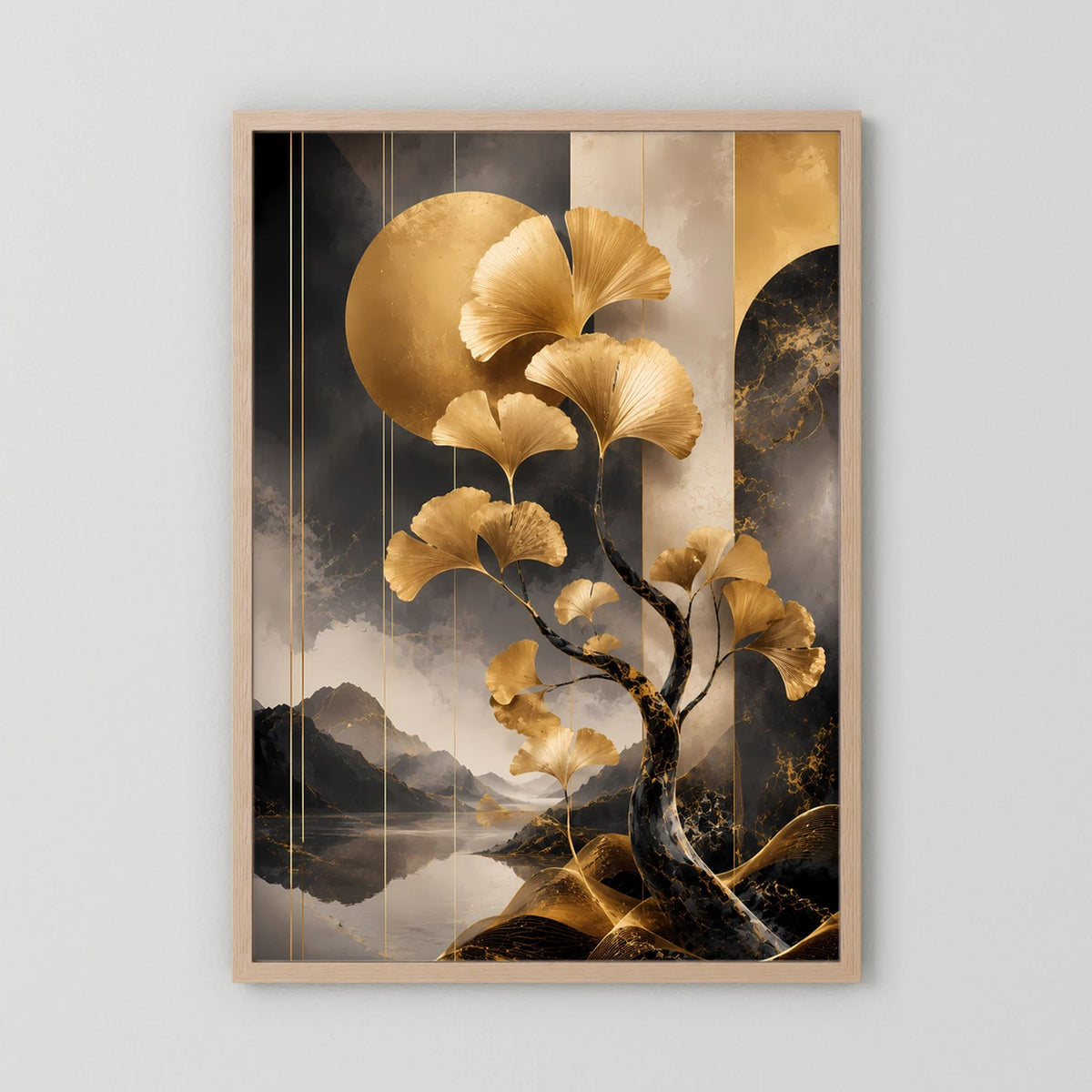Gerahmtes Poster (Hochformat) mit hellem Holzrahmen und goldener Ginkgobaum-Grafik