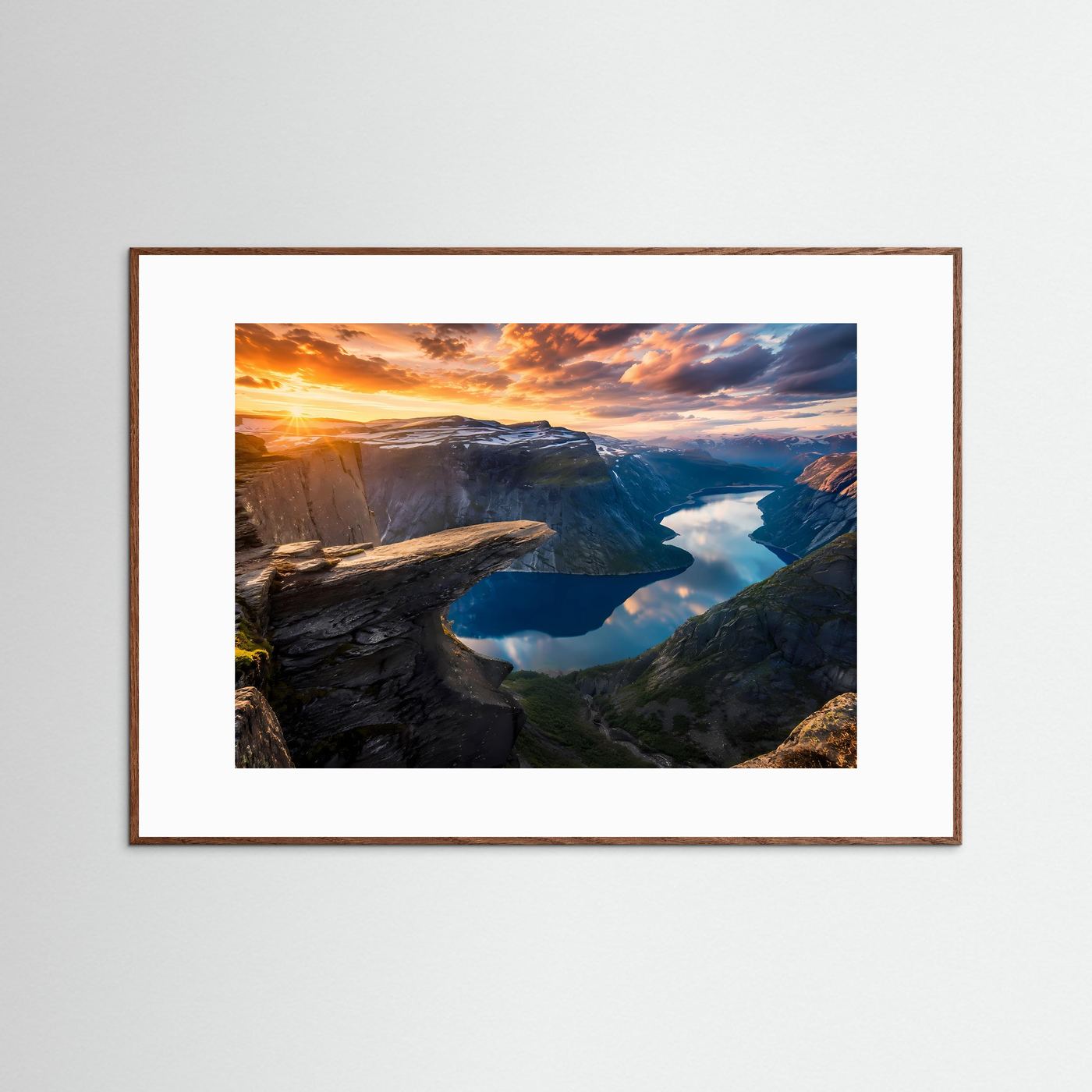 Trolltunga Felsen bei Sonnenuntergang | Norstedt Fjord & Berg Panorama Poster Querformat