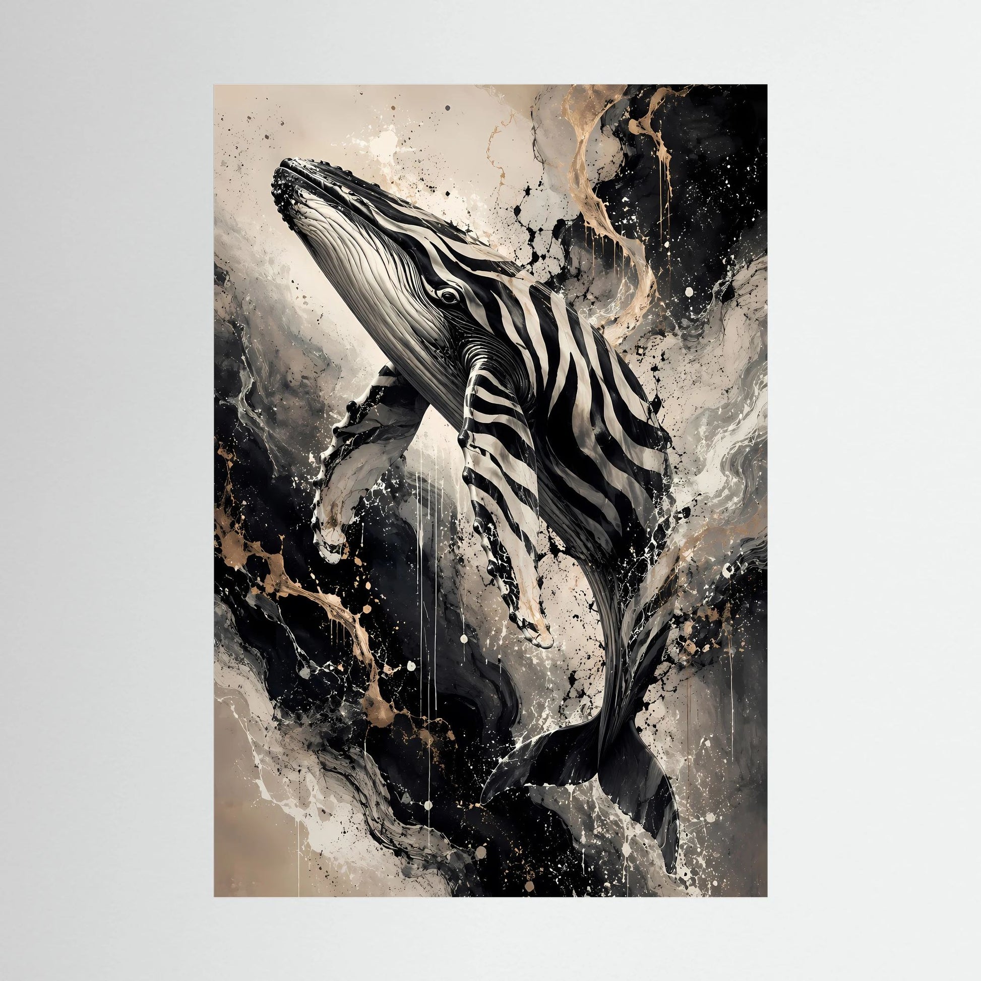 Poster im Hochformat mit abstraktem Buckelwal in Schwarz, Weiß und Goldakzenten