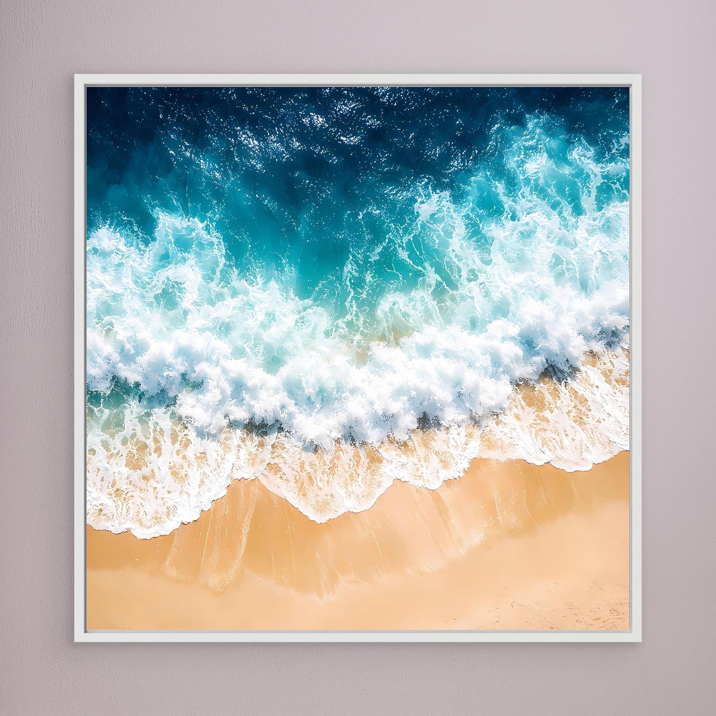 Leinwandbild Meer: türkisblaue Wellen, weißer Schaum und beiger Sandstrand, mit weißem Rahmen
