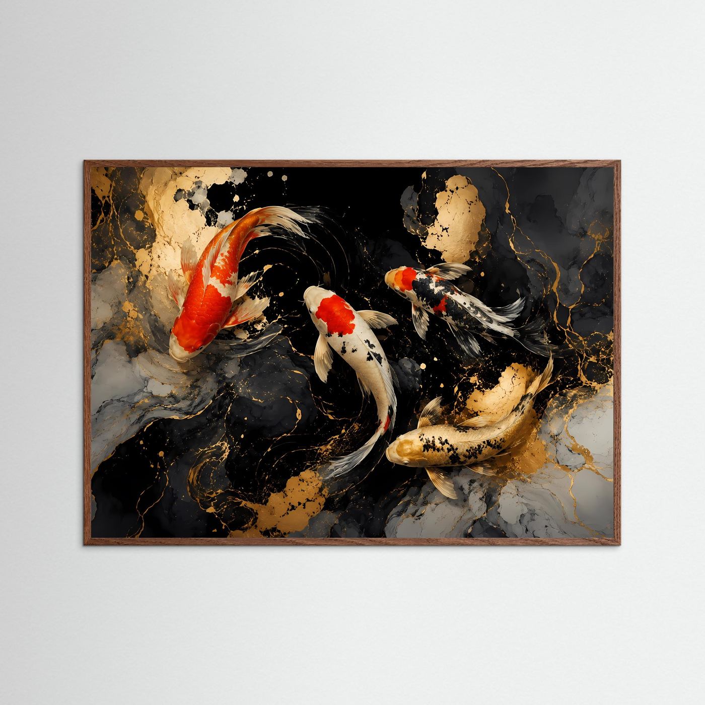 Wandbild: Koi-Karpfen in Schwarz, Rot und Gold, heller Holzrahmen