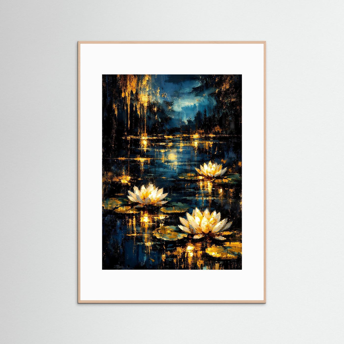 Kunstposter: Seerosen im Teich, abstrakt in Dunkelblau und Gold, weißer Rahmen