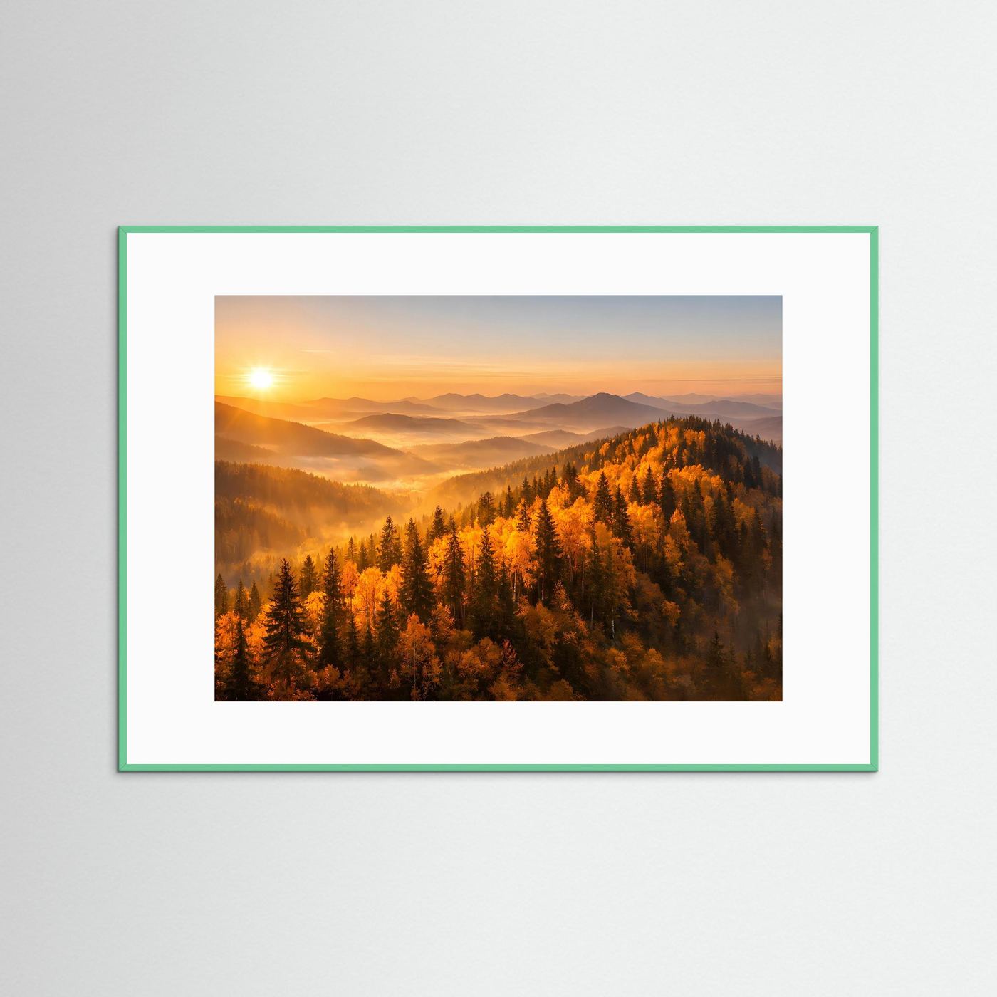 Wandposter mit Herbstwald- und Berglandschaft, Sonnenaufgang, grün gerahmt