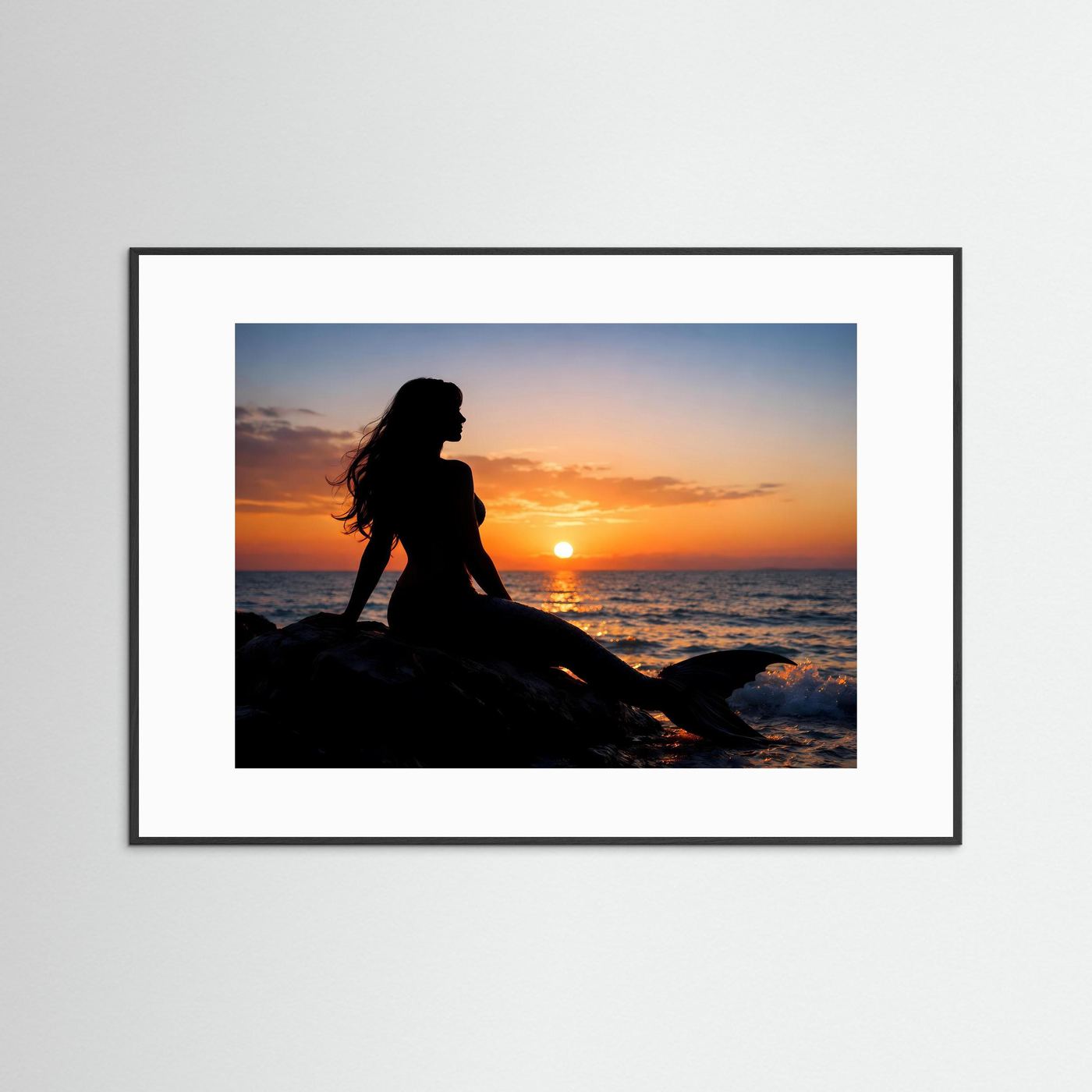 Meerjungfrauen-Silhouettenposter mit Sonnenuntergang über dem Meer, im schwarzen Rahmen