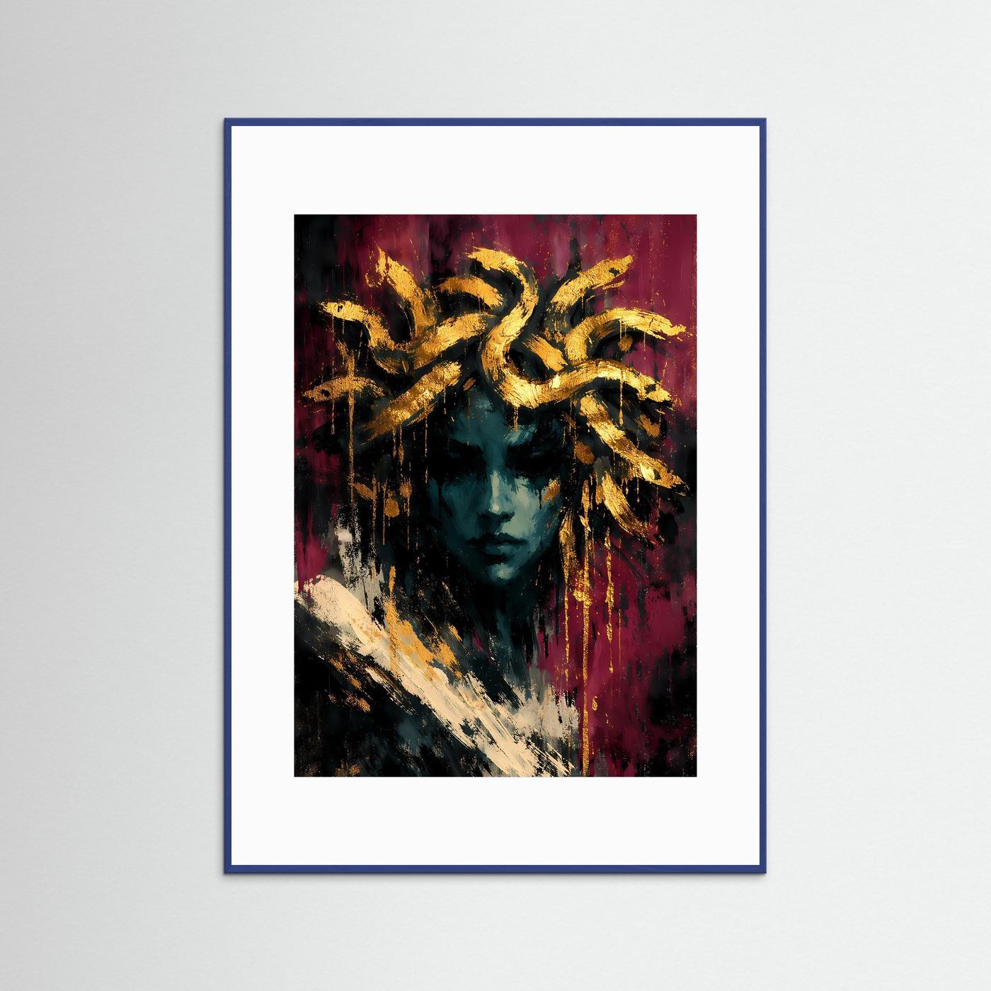 Kunstposter: abstraktes Medusa-Porträt mit goldenen Schlangen, türkisfarbenem Gesicht, blauem Rahmen