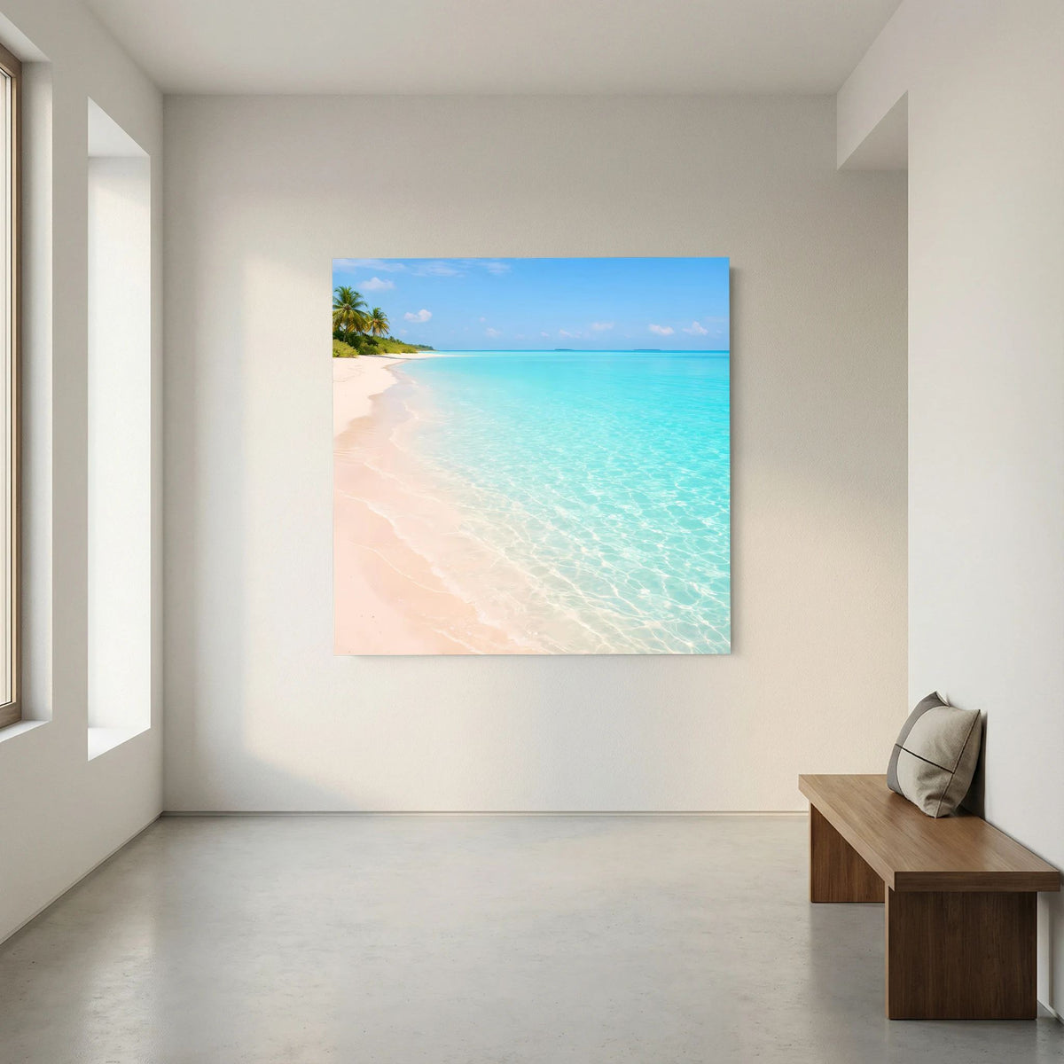 Leinwandbild mit Strandmotiv: heller Sand, klares türkisfarbenes Wasser und Palme