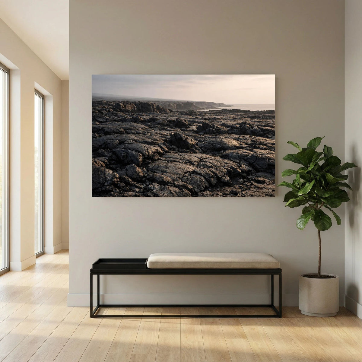 Wandposter mit Küsten-Lavafeldern, dunklem Gestein und hellem Rand, querformatig