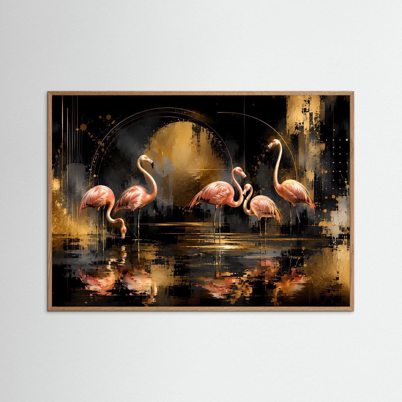 Abstraktes Flamingo-Poster mit hellem Eichenrahmen, rosa Flamingos und goldene Partien im Querformat.