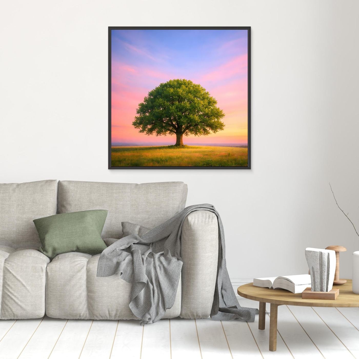 Leinwandbild mit Baum auf Wiese bei Sonnenuntergang, rosa Himmel, schwarzer Rahmen