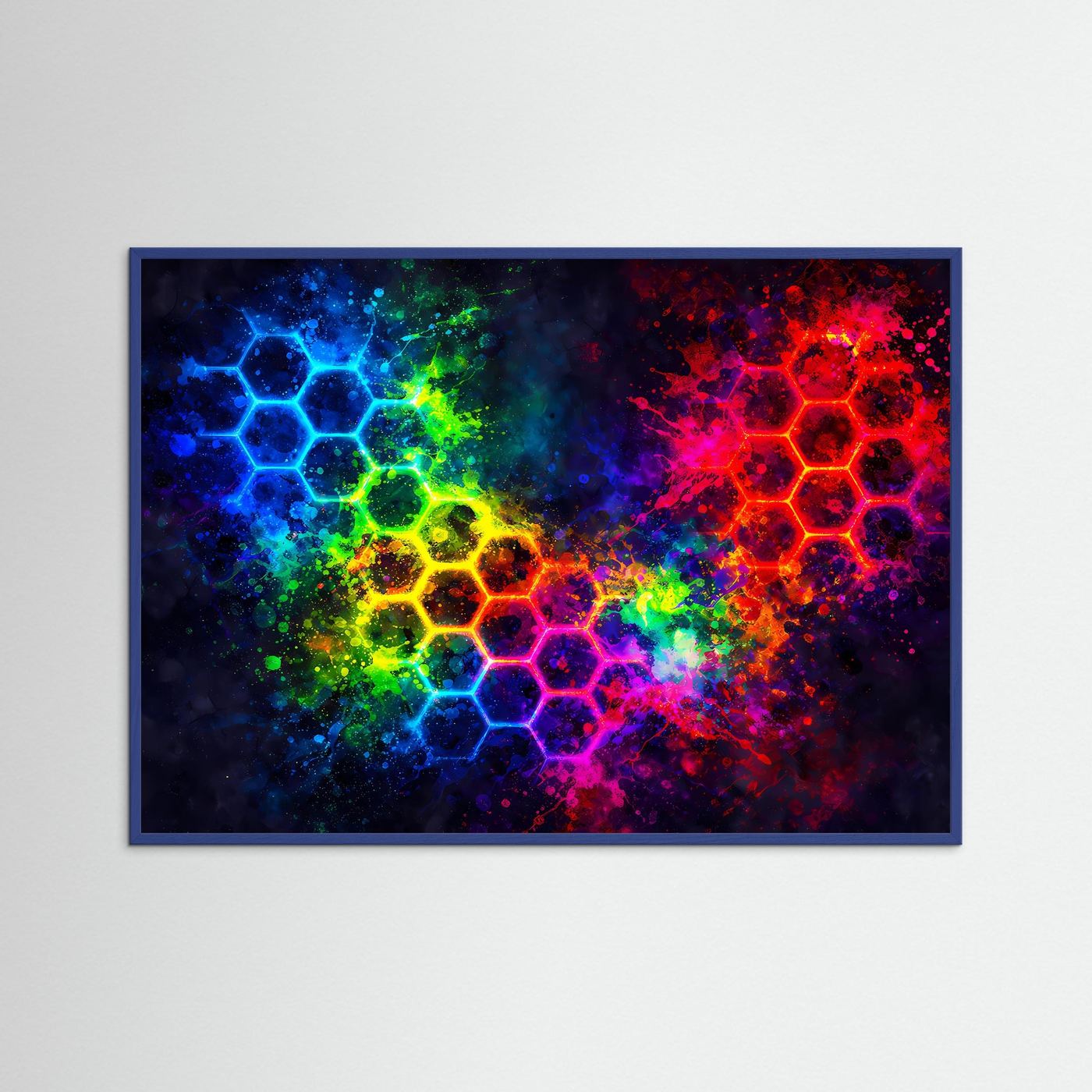 Querformatiger Kunstprint mit Neon-Hexagonmuster, gerahmt in blau-grauem Rahmen
