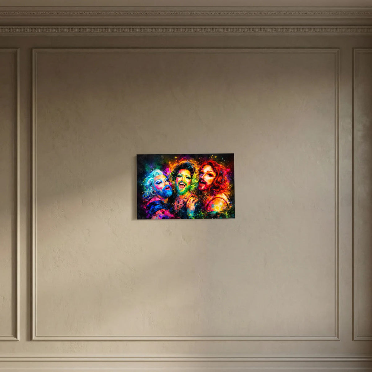 Buntes Poster mit Porträtkunst von drei Drag-Queens, auffällige Haarfarben und Schattierung