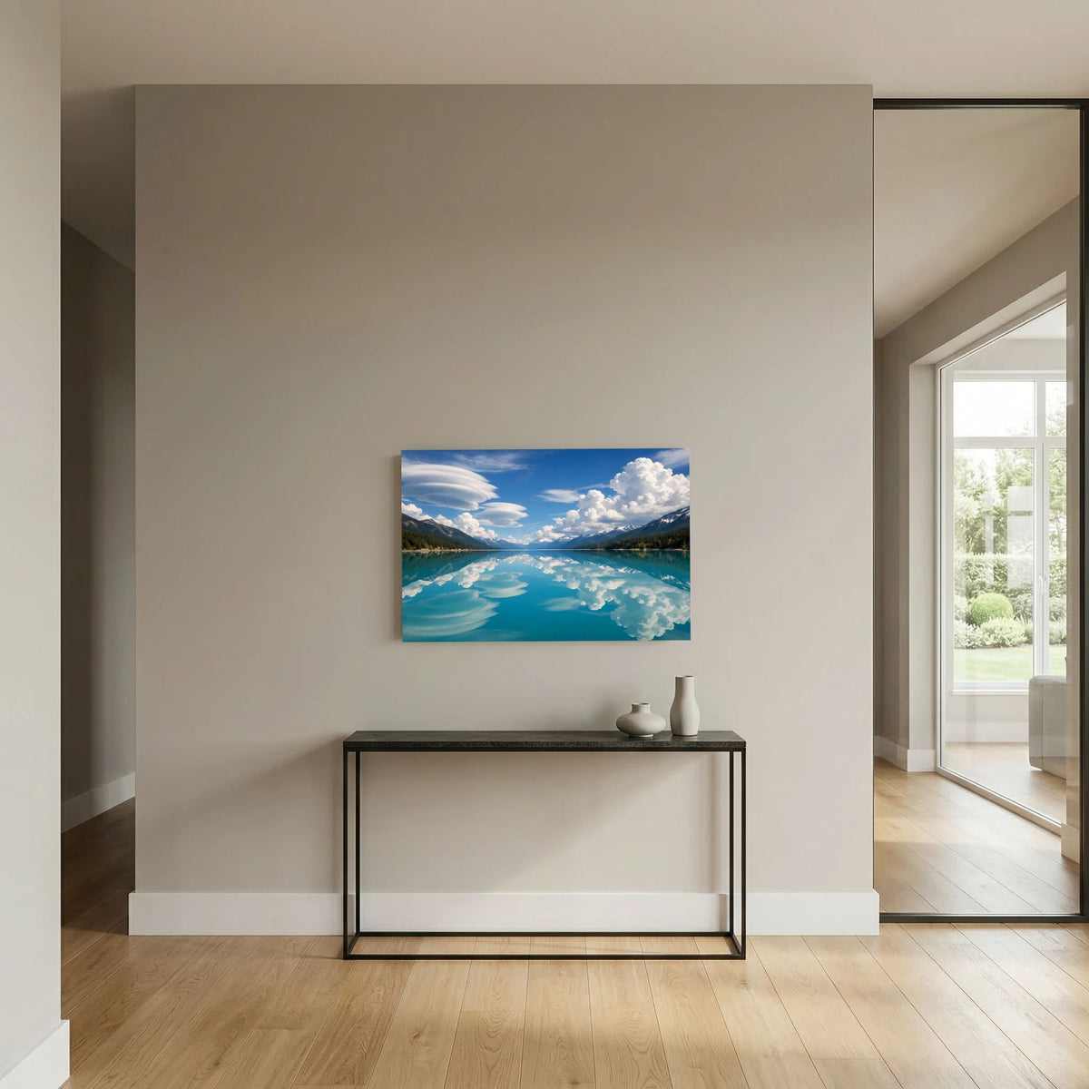 Querformat-Wandbild an der Wand: Bergsee, Wolken und Spiegelung im Wasser