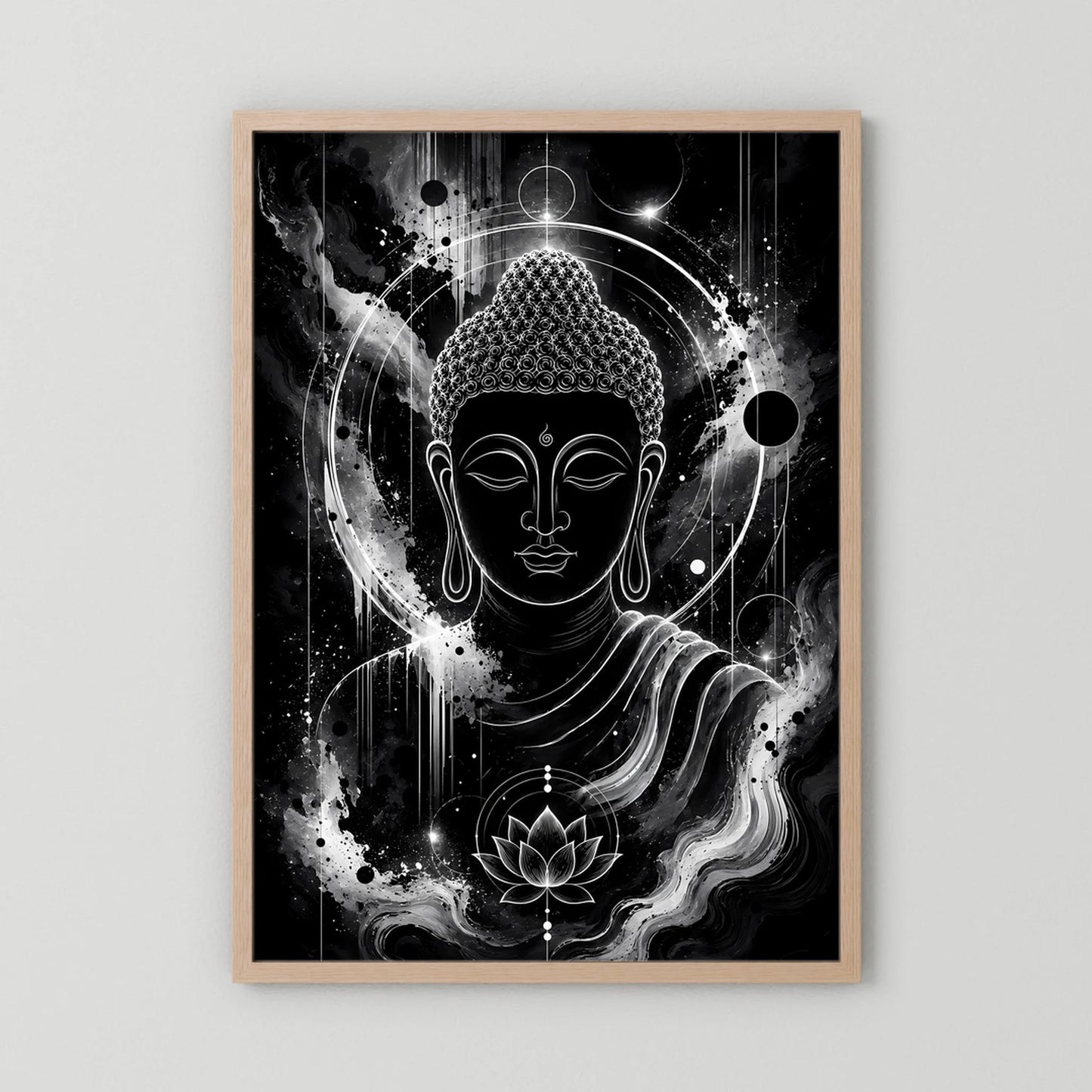Schwarzweiß-Poster mit Buddha-Gesicht, Lotusblüte und kosmischer Aura, in hellem Holzrahmen.