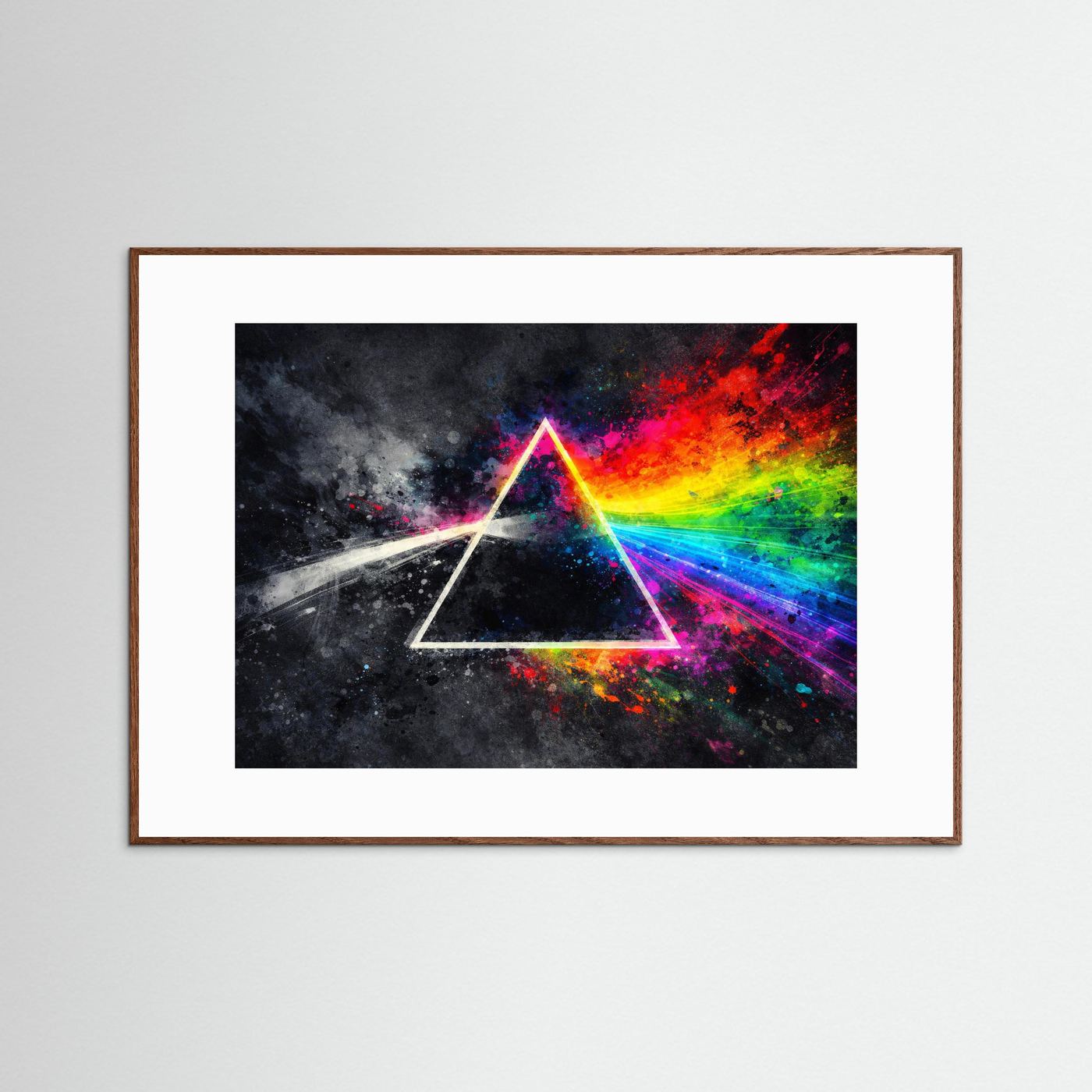 Wandbild-Poster mit Dreieckmotiv und Prismafarben, im braunen Rahmen mit weißem Rand