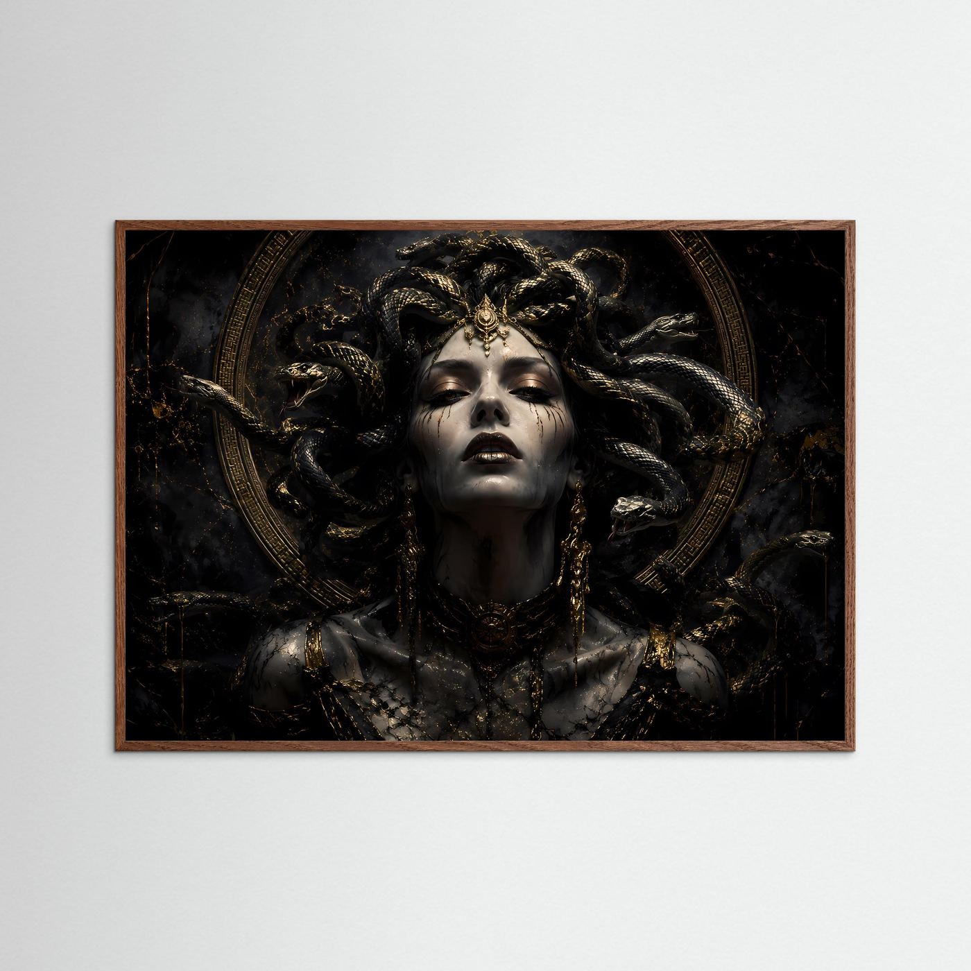 Göttin Medusa in Schwarz und Gold | Mythologische Dark-Art Poster & Wandbild