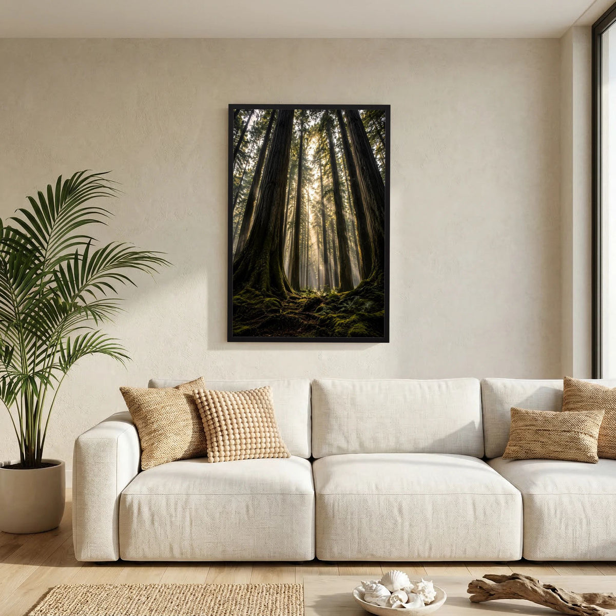 Vertikales Poster mit hohem Wald und Lichtstrahlen, schwarzer Rahmen