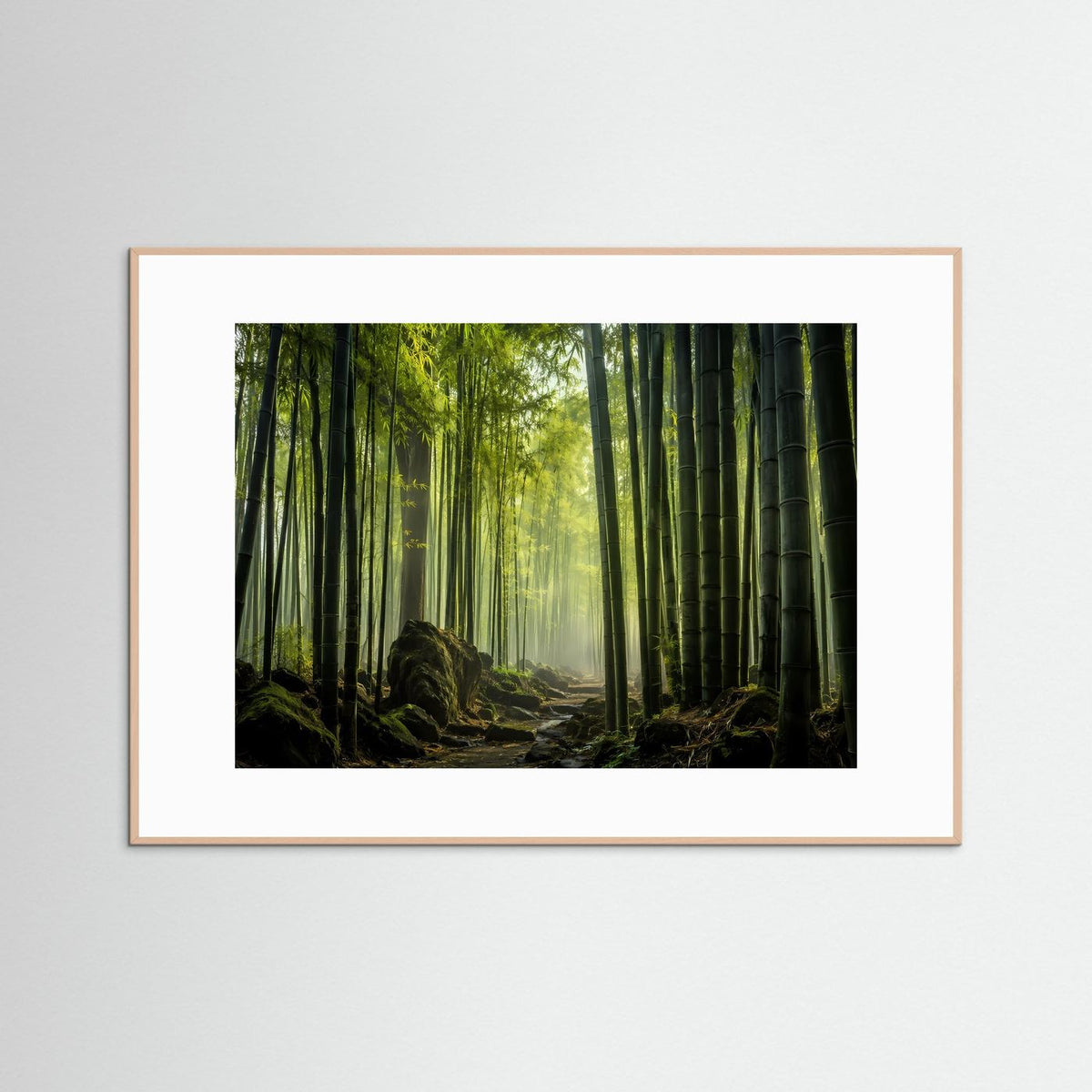 Wandbild mit Zen-Bambuswald in Grün, mit Sonnenlicht, beigerahmt