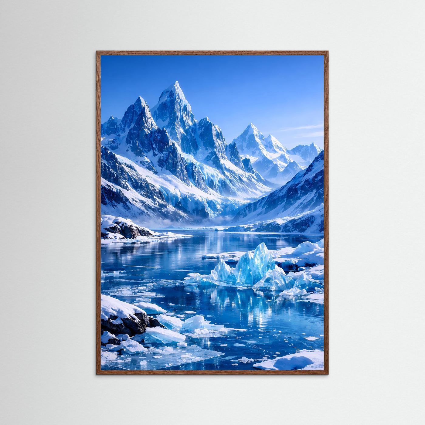 Alpin-Poster im dunklen Eichenholzrahmen, Gletscherlandschaft in Blau und Weiß, hochformatig