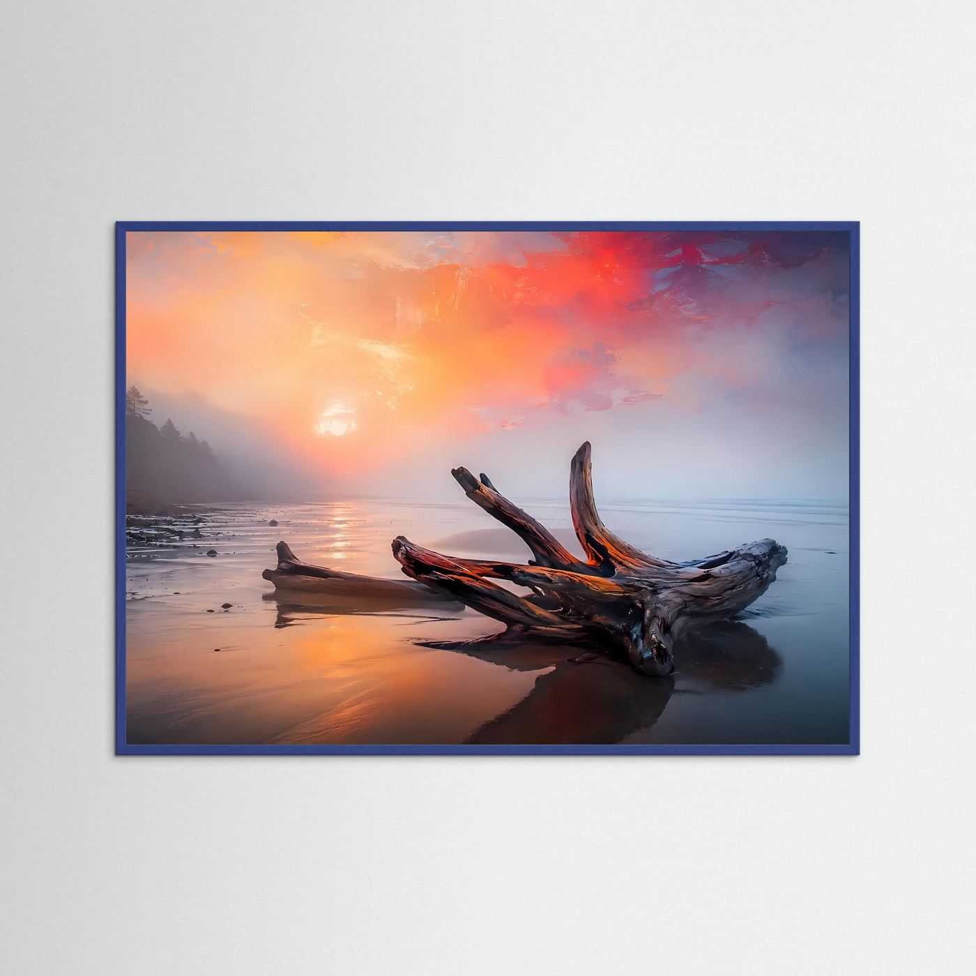Treibholz am Nebelstrand Poster Querformat | Modernes Küstenlandschaft Wandbild bei Sonnenaufgang | Eleganter Natur Kunstdruck