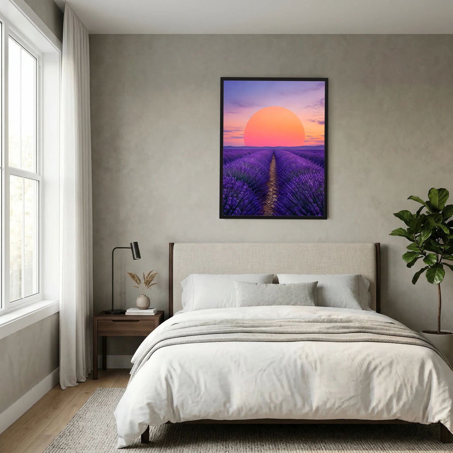 Hochformat-Poster mit Lavendelfeld und violettem Pfad, großer orangefarbener Sonne über dem Horizont.